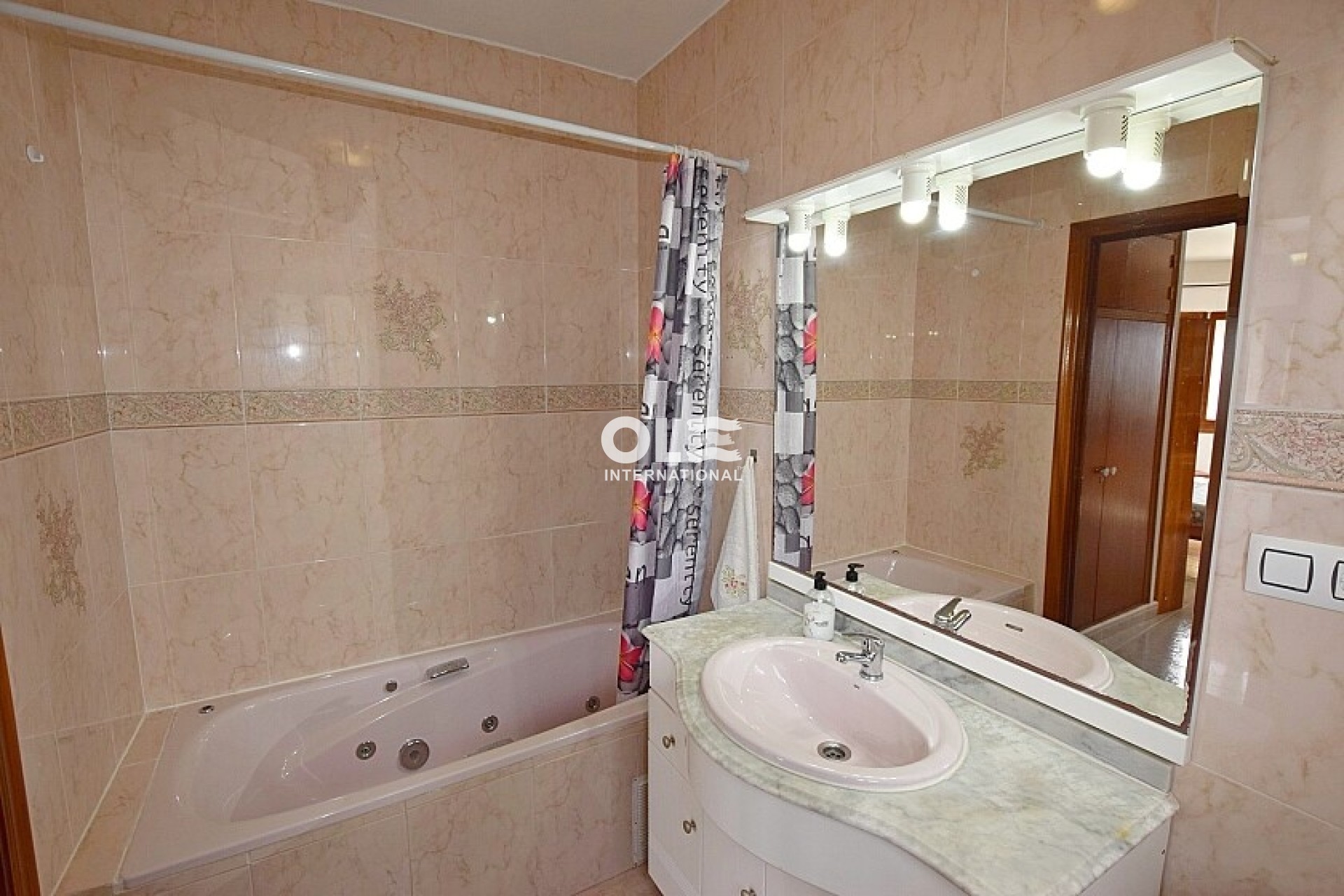 Перепродажа - Villa - Orihuela Costa - Villamartin area