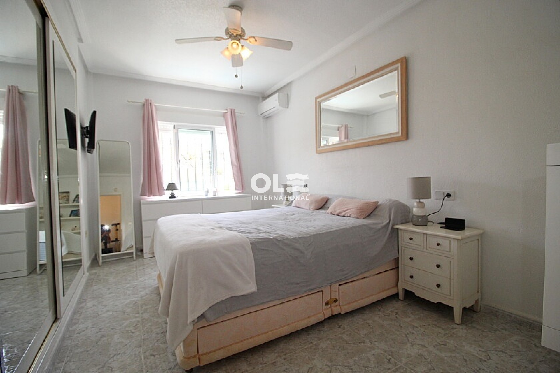 Перепродажа - Villa - Orihuela Costa - Villamartin area