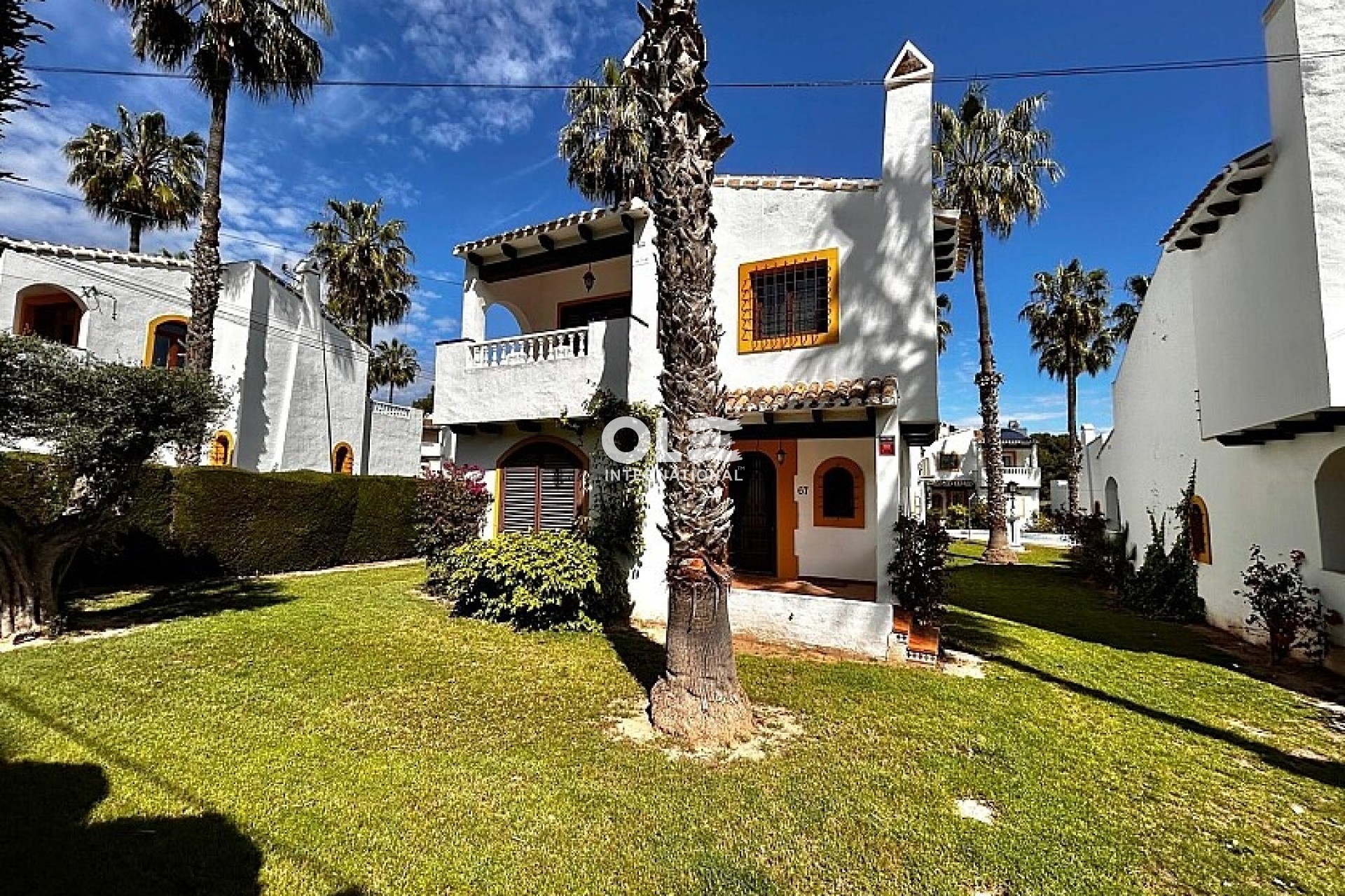 Перепродажа - Villa - Orihuela Costa - Villamartín