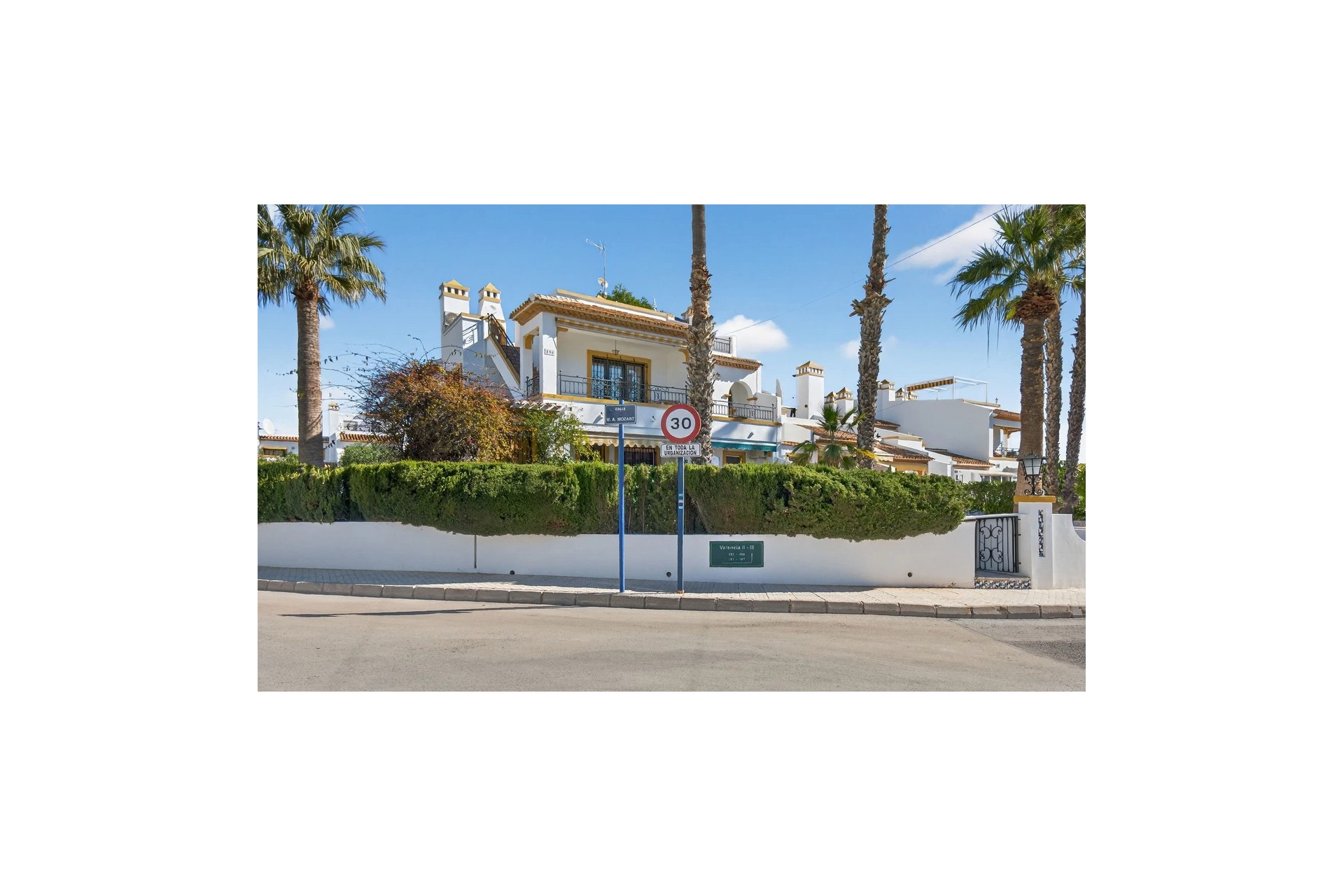 Resale - Apartment - Orihuela Costa - Villamartín
