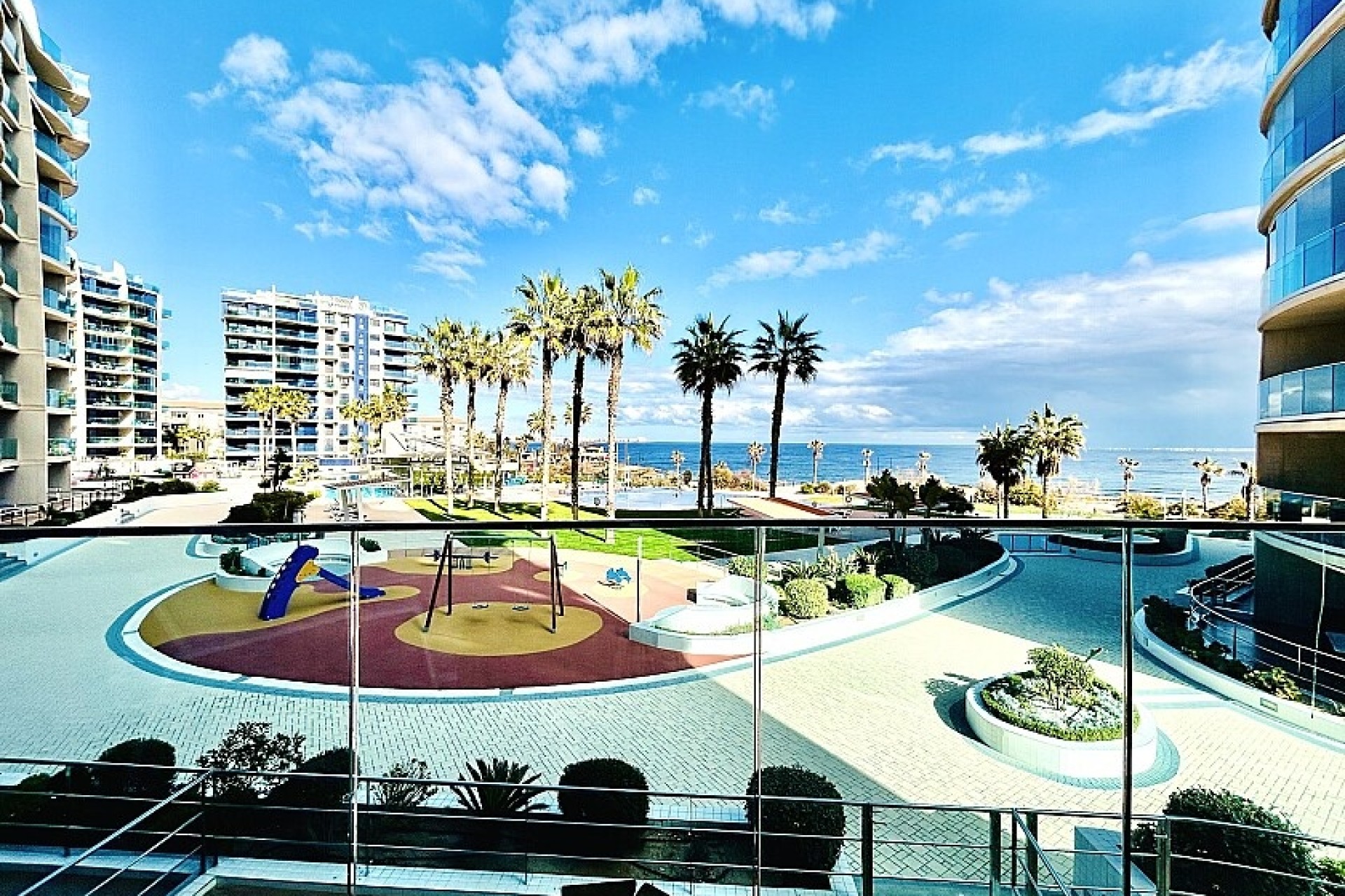 Resale - Apartment - Punta Prima