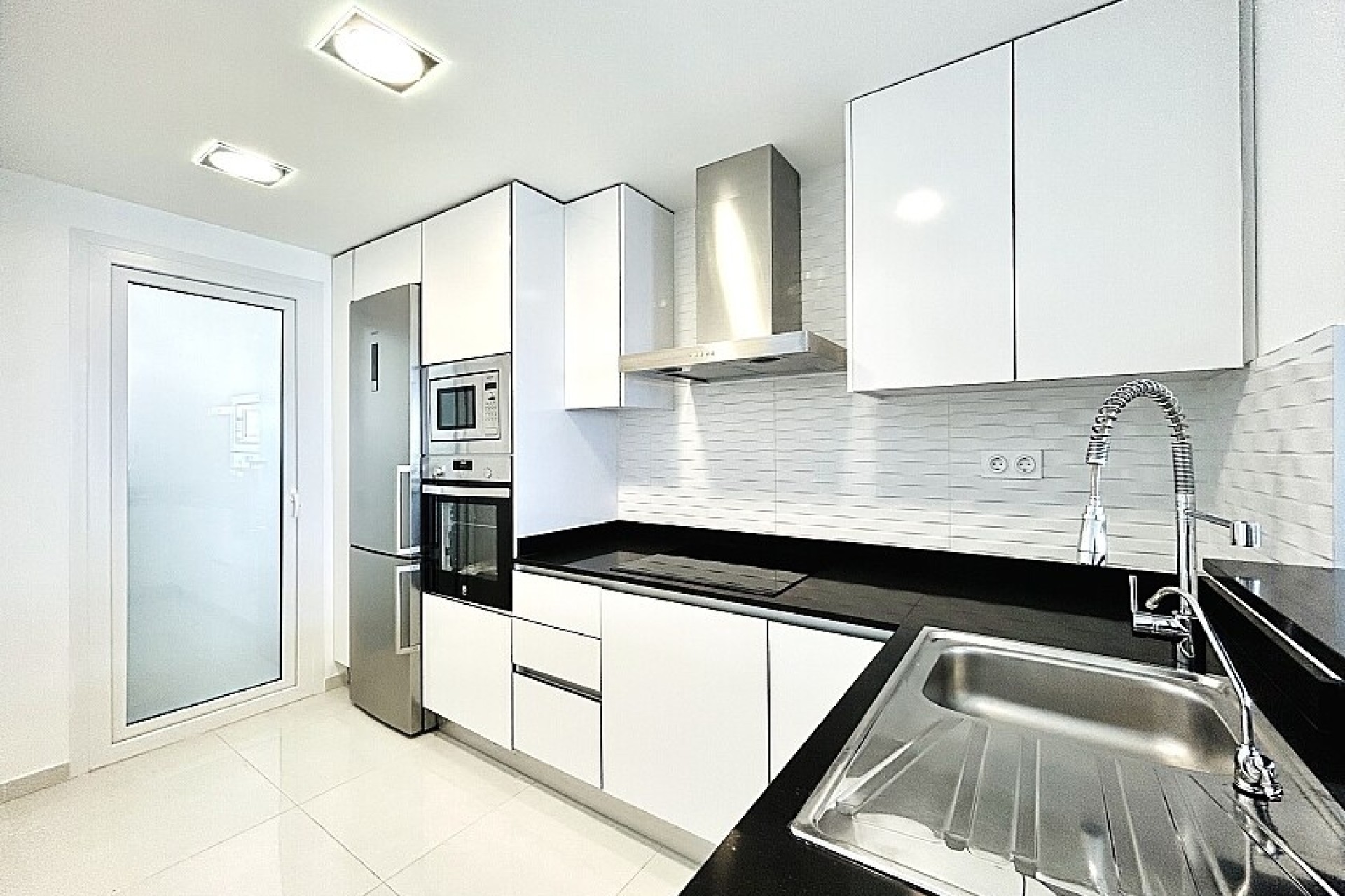 Resale - Apartment - Punta Prima