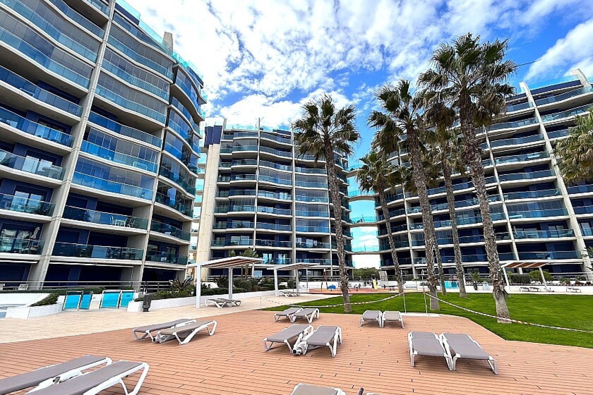 Resale - Apartment - Punta Prima