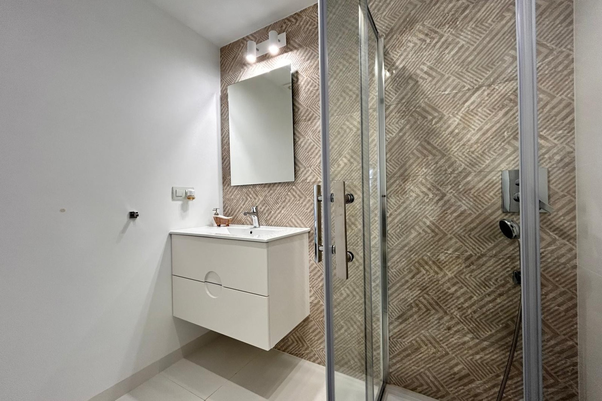 Resale - Apartment - San Miguel de Salinas