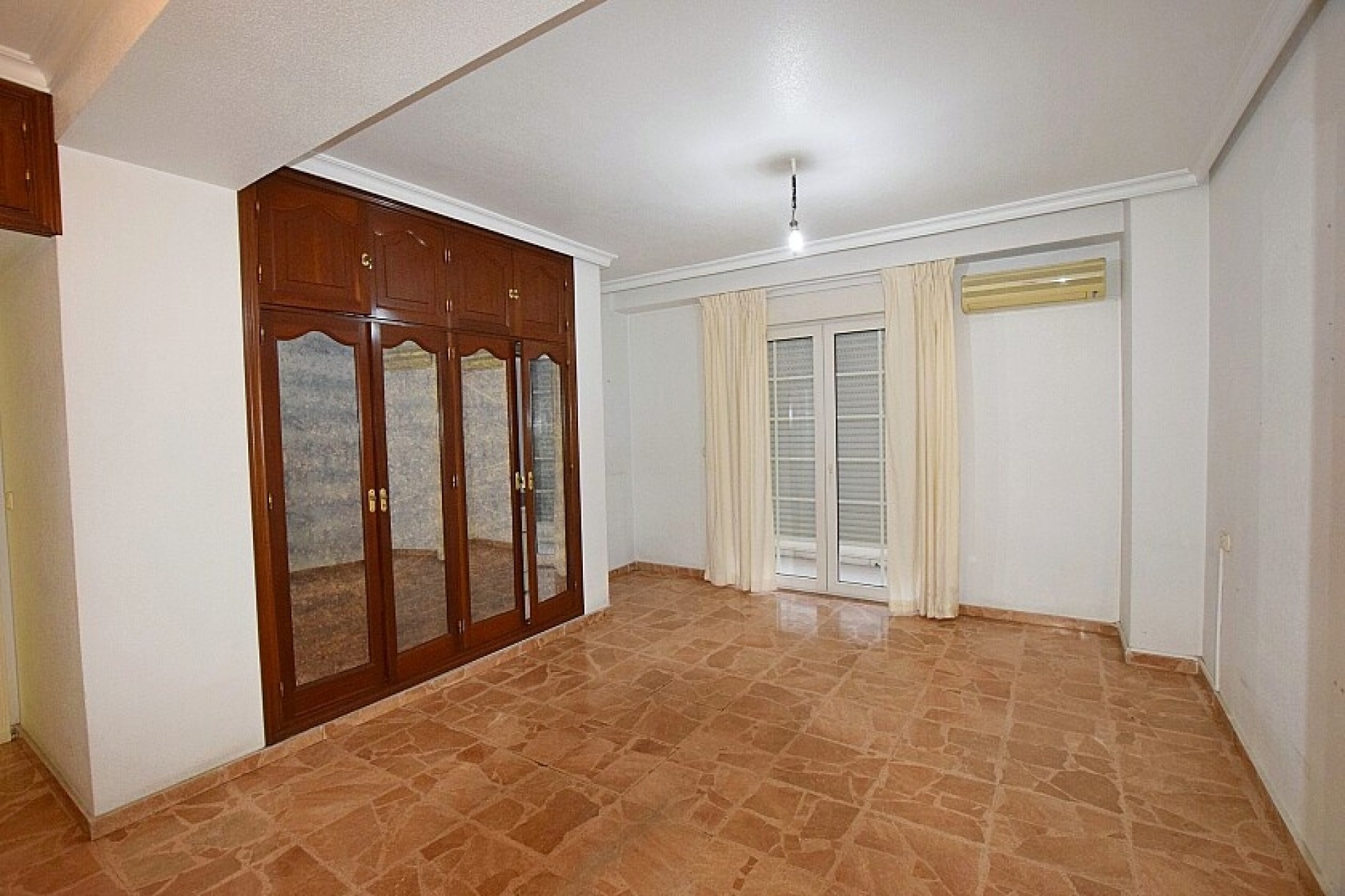 Resale - Apartment - Torrevieja - Centro ciudad