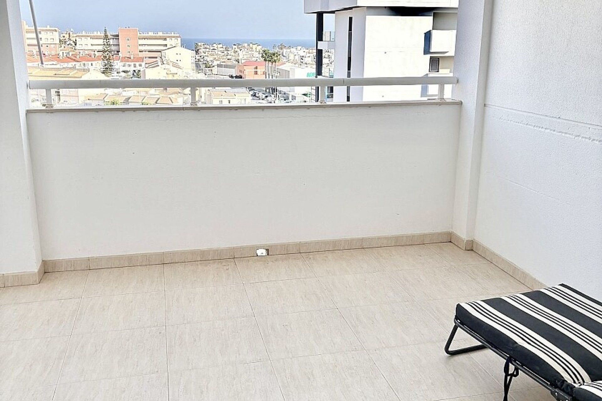 Resale - Apartment - Torrevieja - La Mata