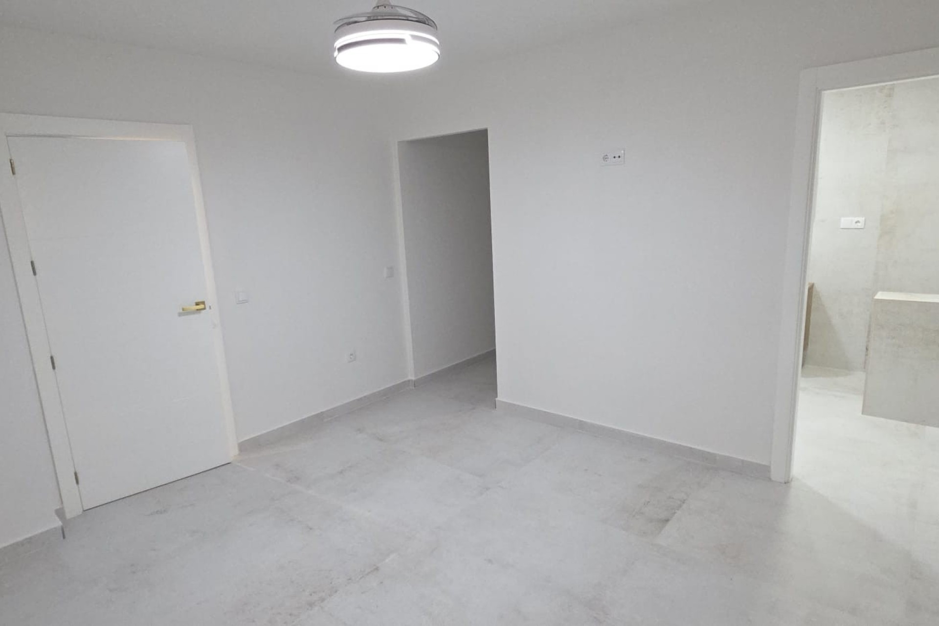 Resale - Apartment - Torrevieja - Playa del Acequión