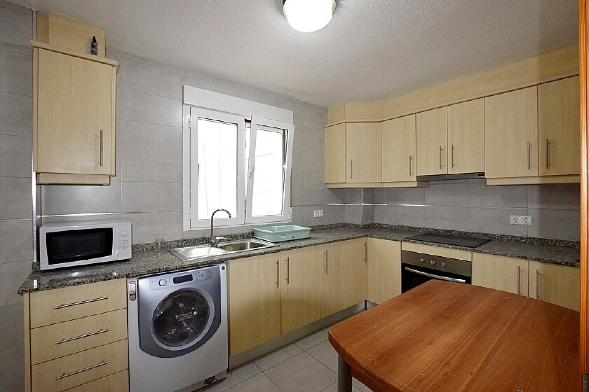 Resale - Apartment - Torrevieja - Playa del Acequión