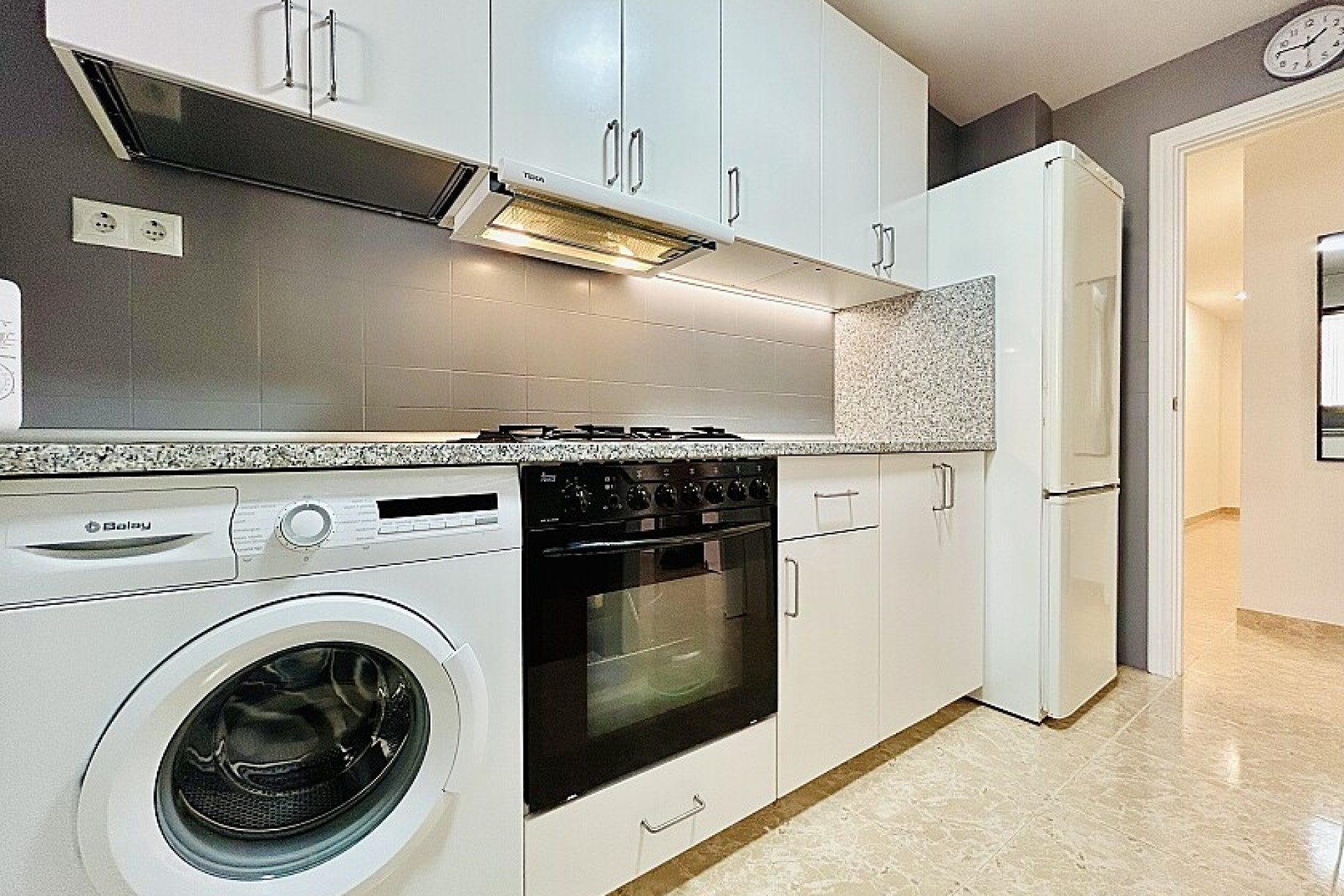 Resale - Apartment - Torrevieja - Playa del Acequión