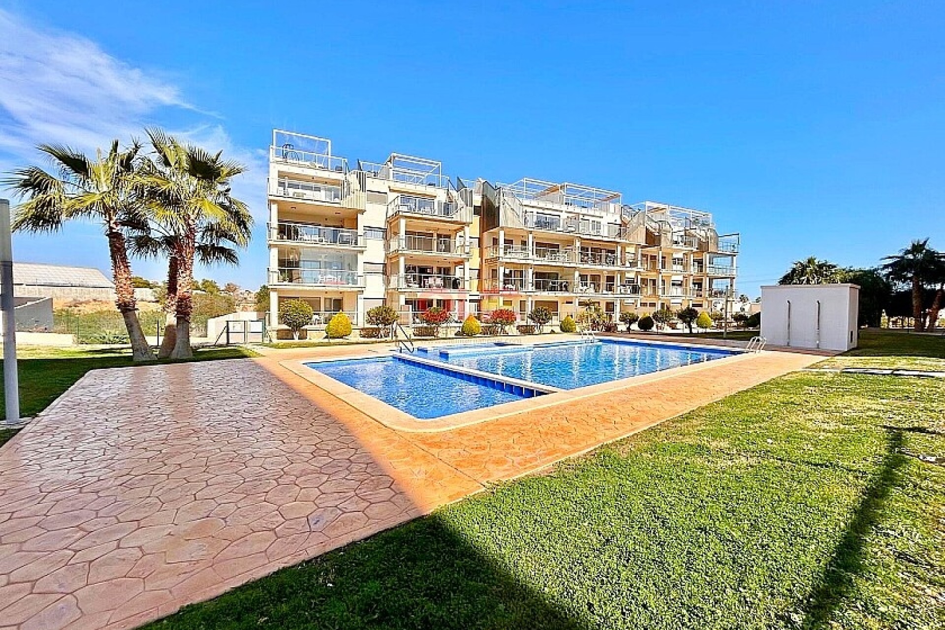 Resale - Apartment - Villamartin