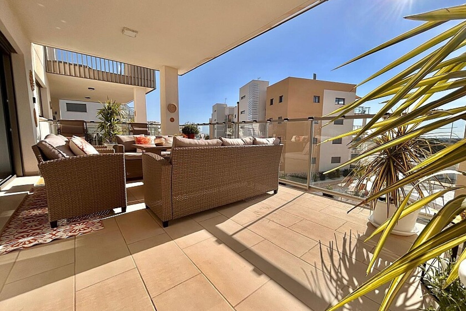Resale - Apartment - Villamartin