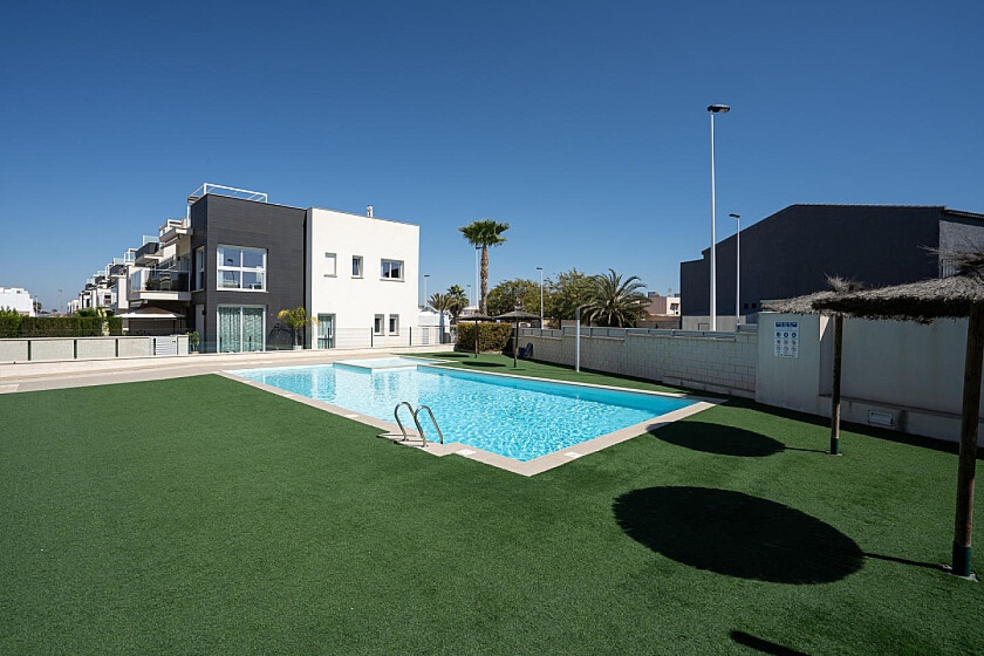 Resale - Bungalow - Torrevieja - Carrefour area