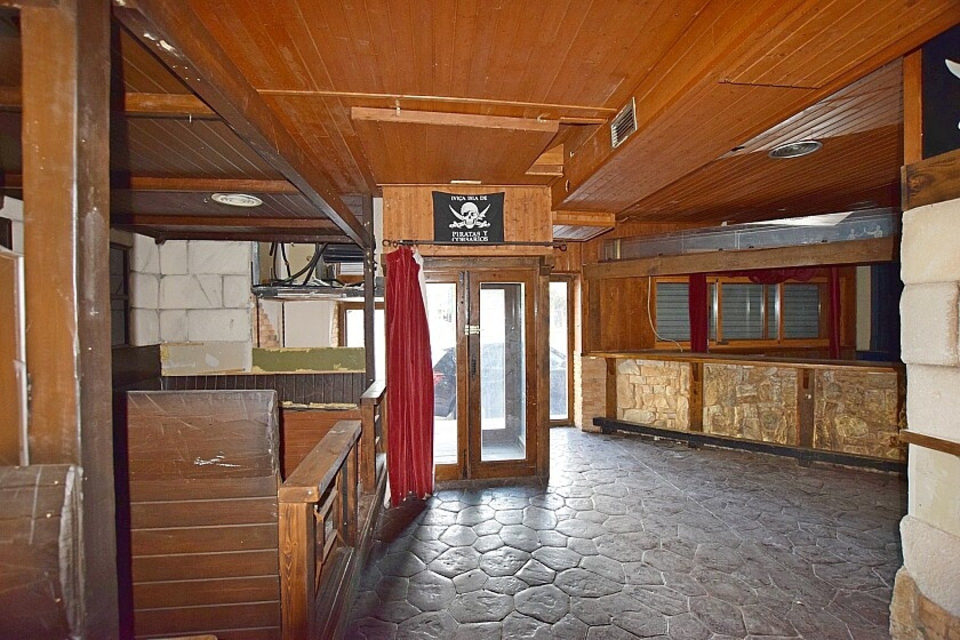 Resale - Commercial - Torrevieja - Playa de los Locos