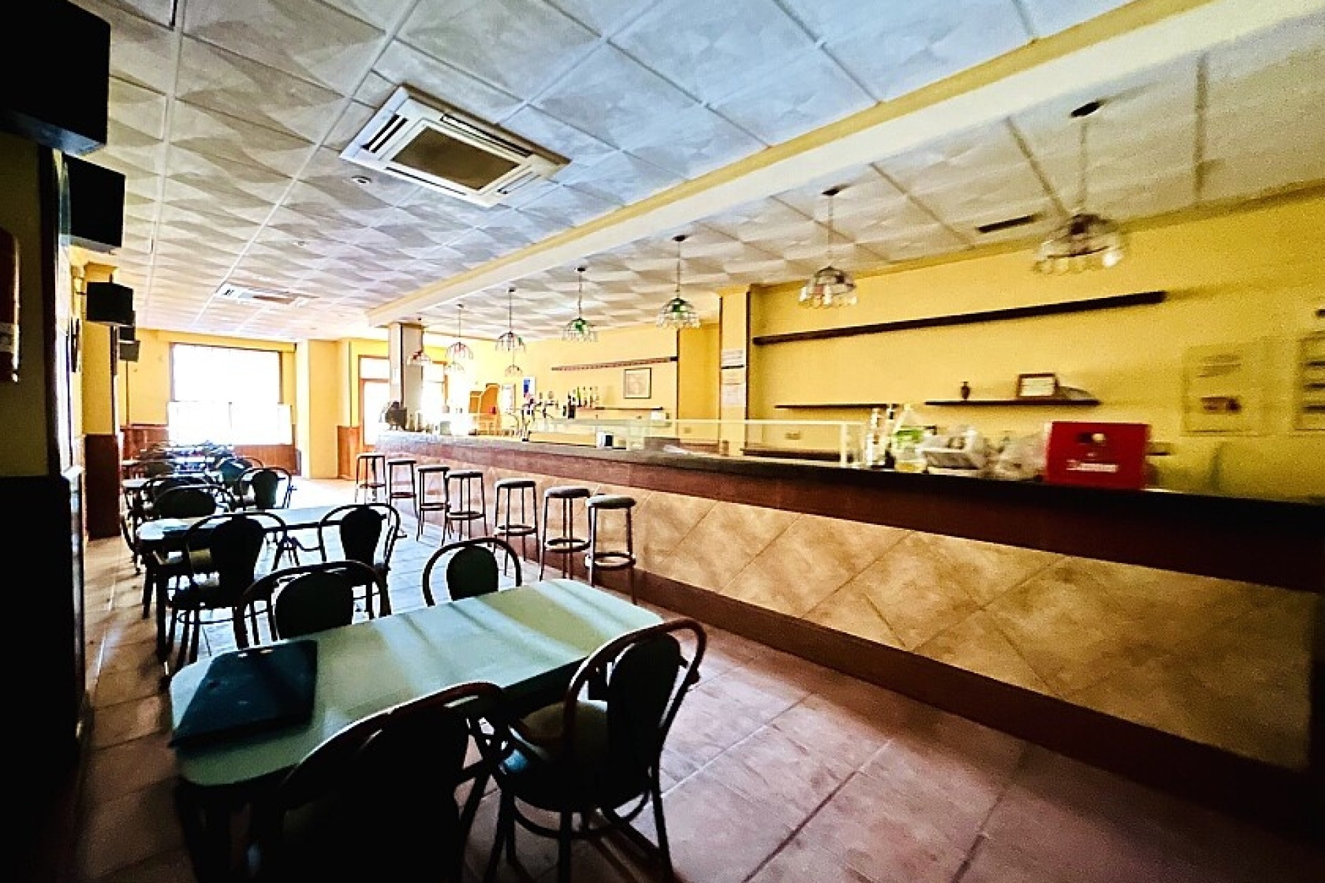 Resale - Commercial - Torrevieja - Playa del Cura