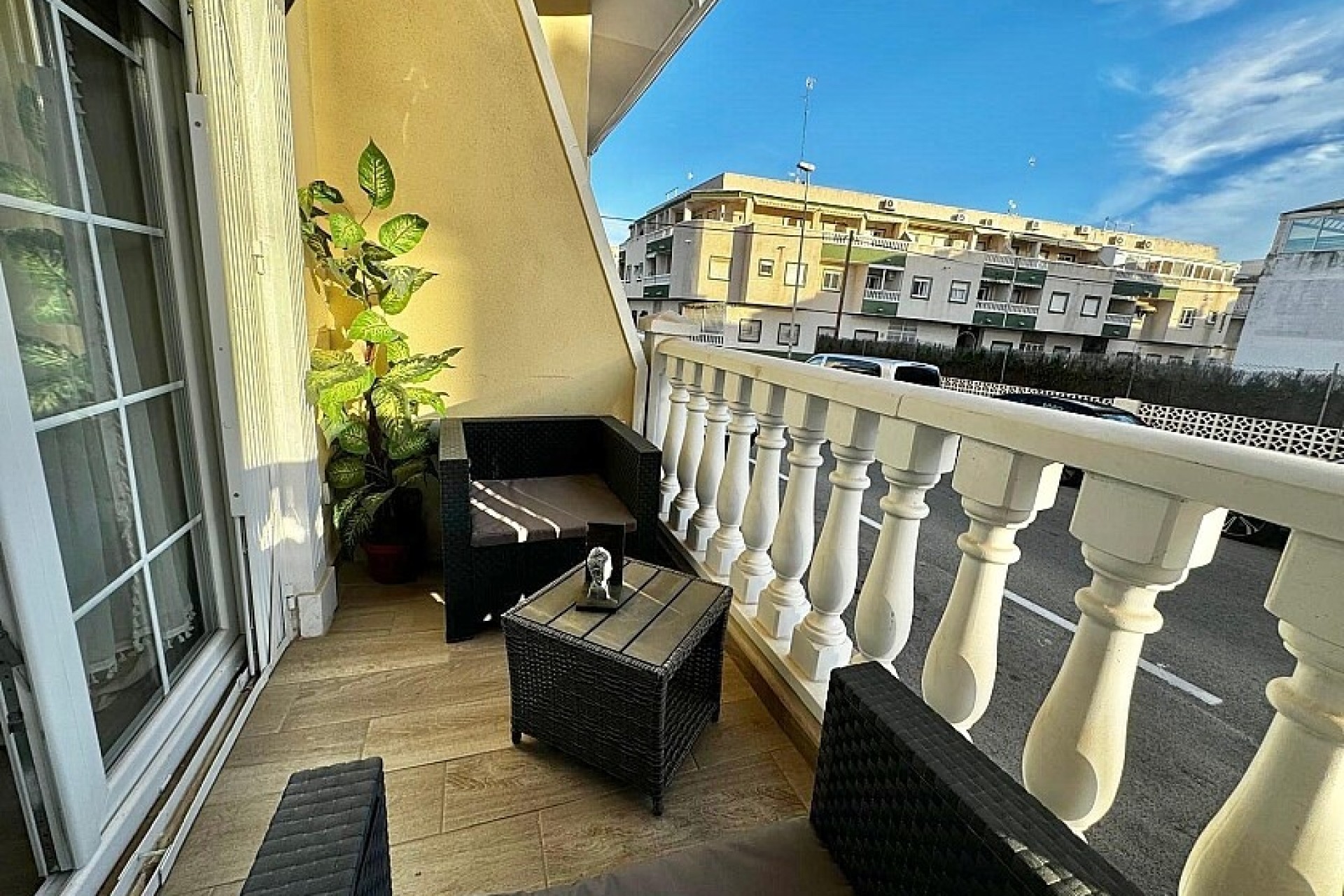 Resale - Ground floor apartment - Torrevieja - Playa de los Locos