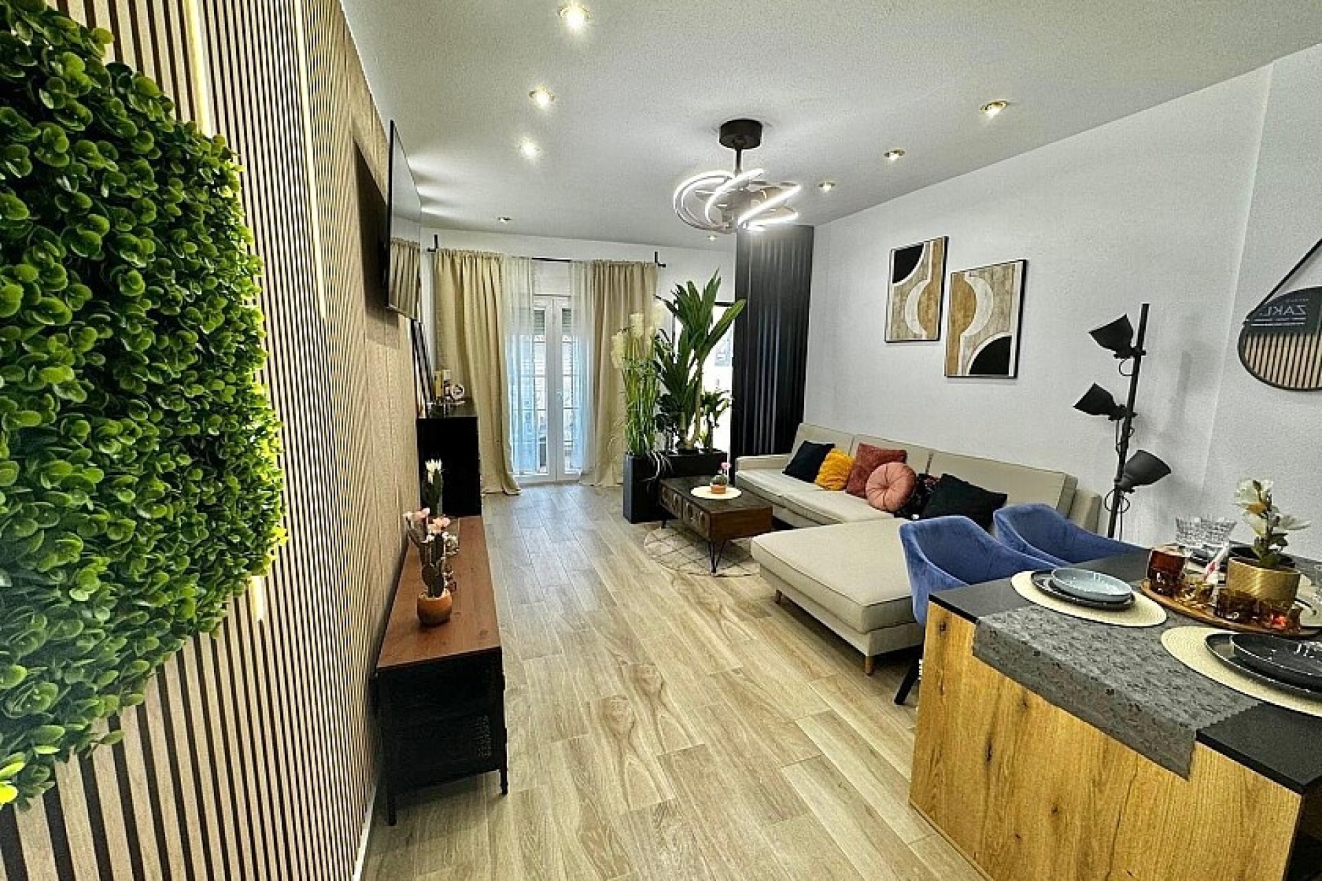 Resale - Ground floor apartment - Torrevieja - Playa de los Locos