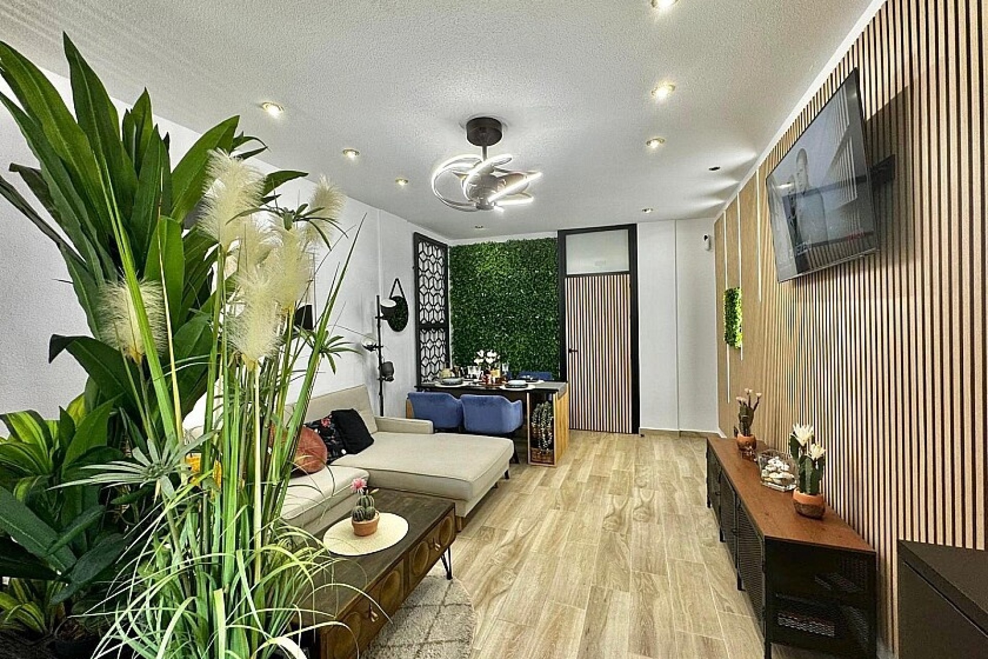 Resale - Ground floor apartment - Torrevieja - Playa de los Locos