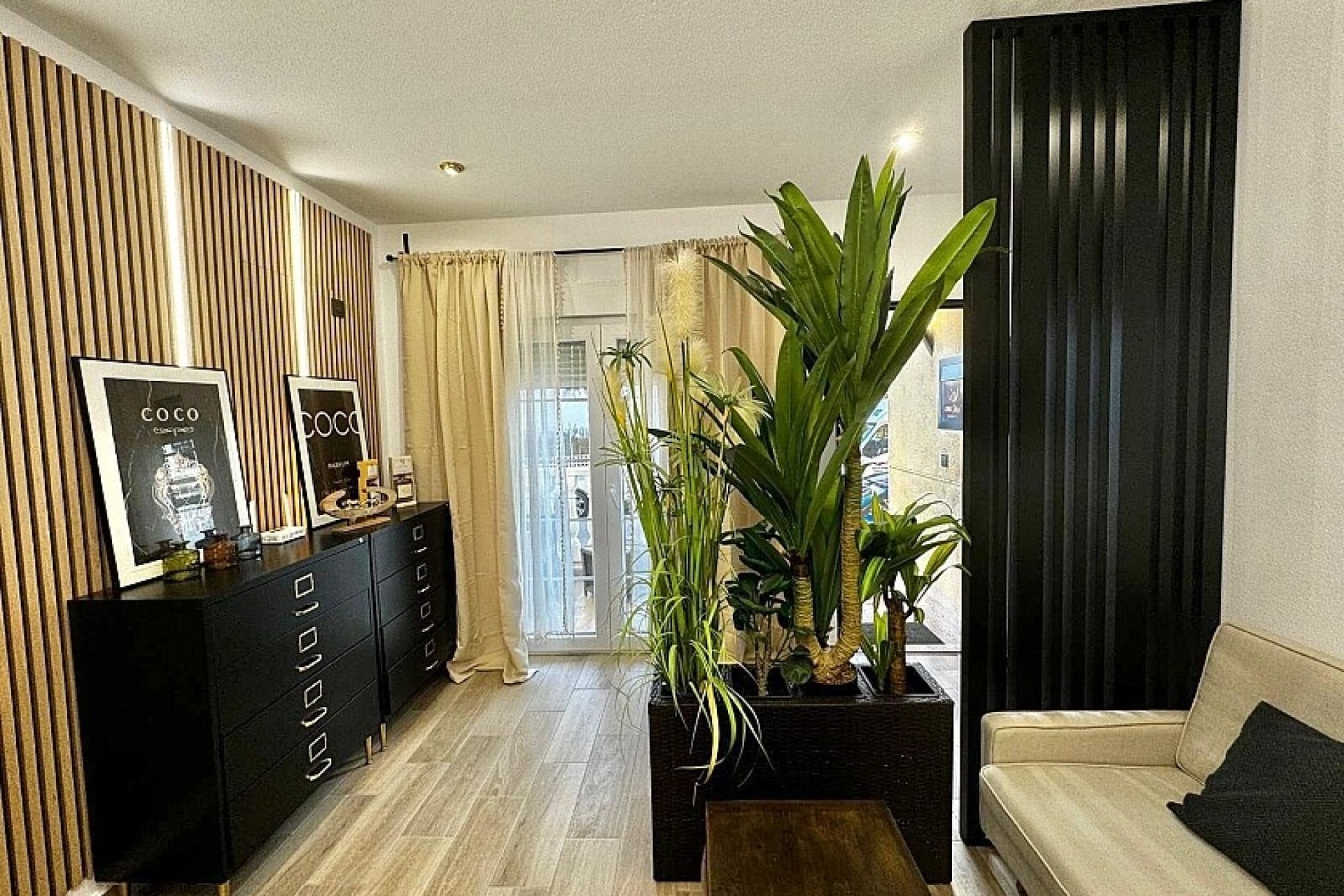 Resale - Ground floor apartment - Torrevieja - Playa de los Locos