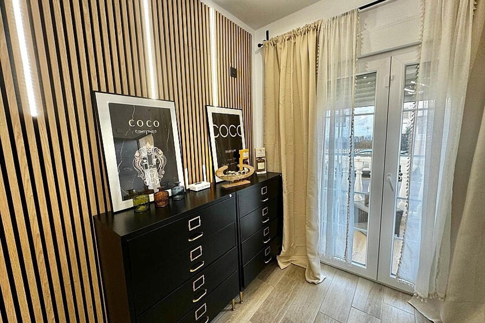 Resale - Ground floor apartment - Torrevieja - Playa de los Locos