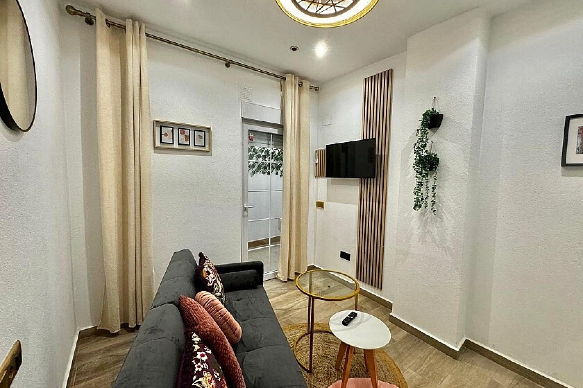 Resale - Ground floor apartment - Torrevieja - Playa de los Locos