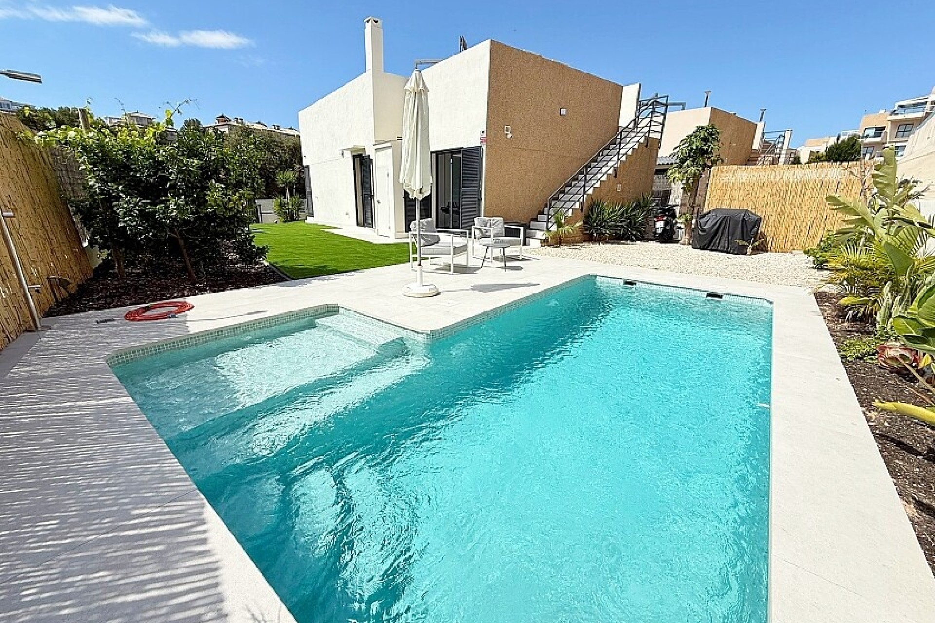 Resale - Luxury villa - Orihuela Costa - La Zenia