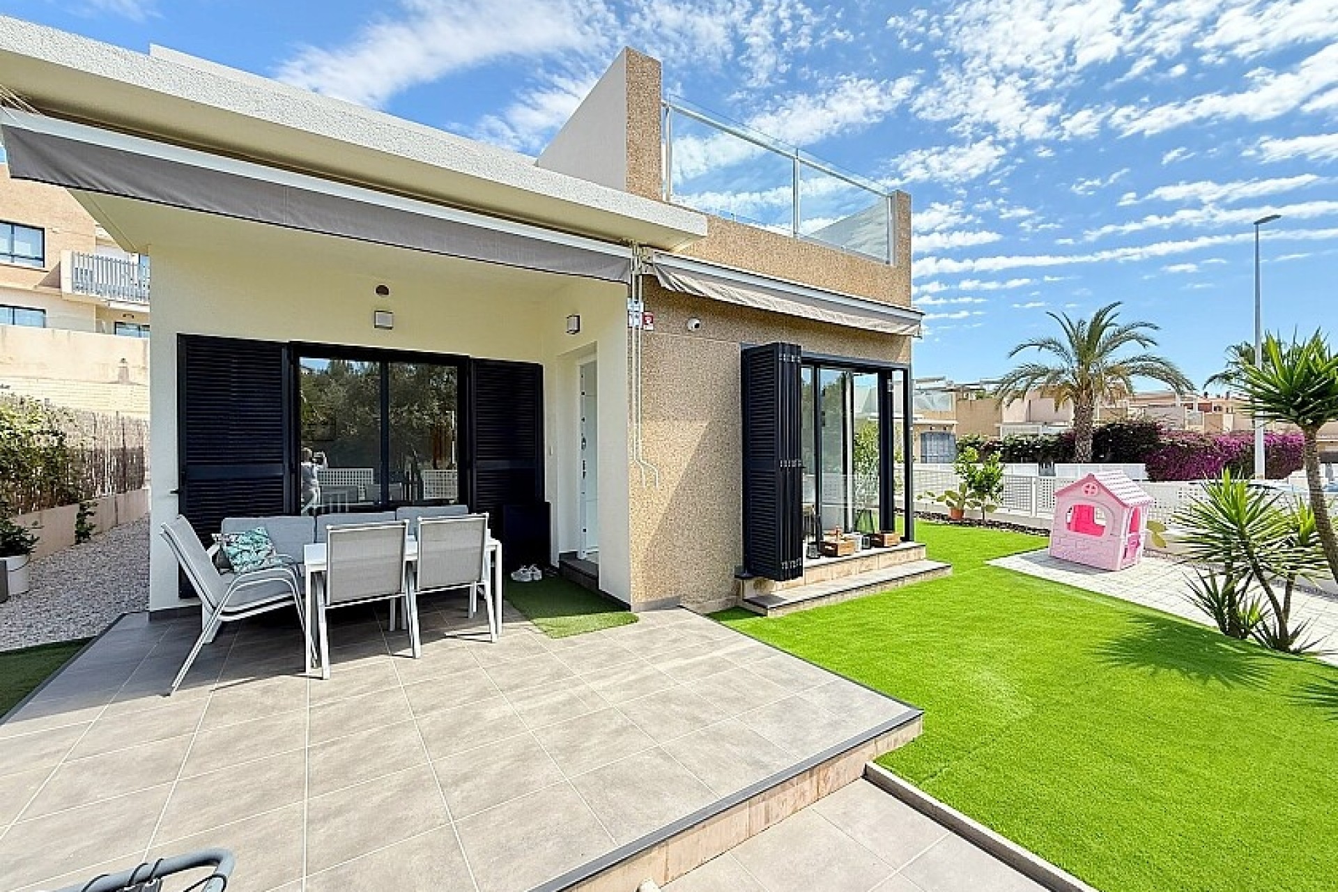 Resale - Luxury villa - Orihuela Costa - La Zenia