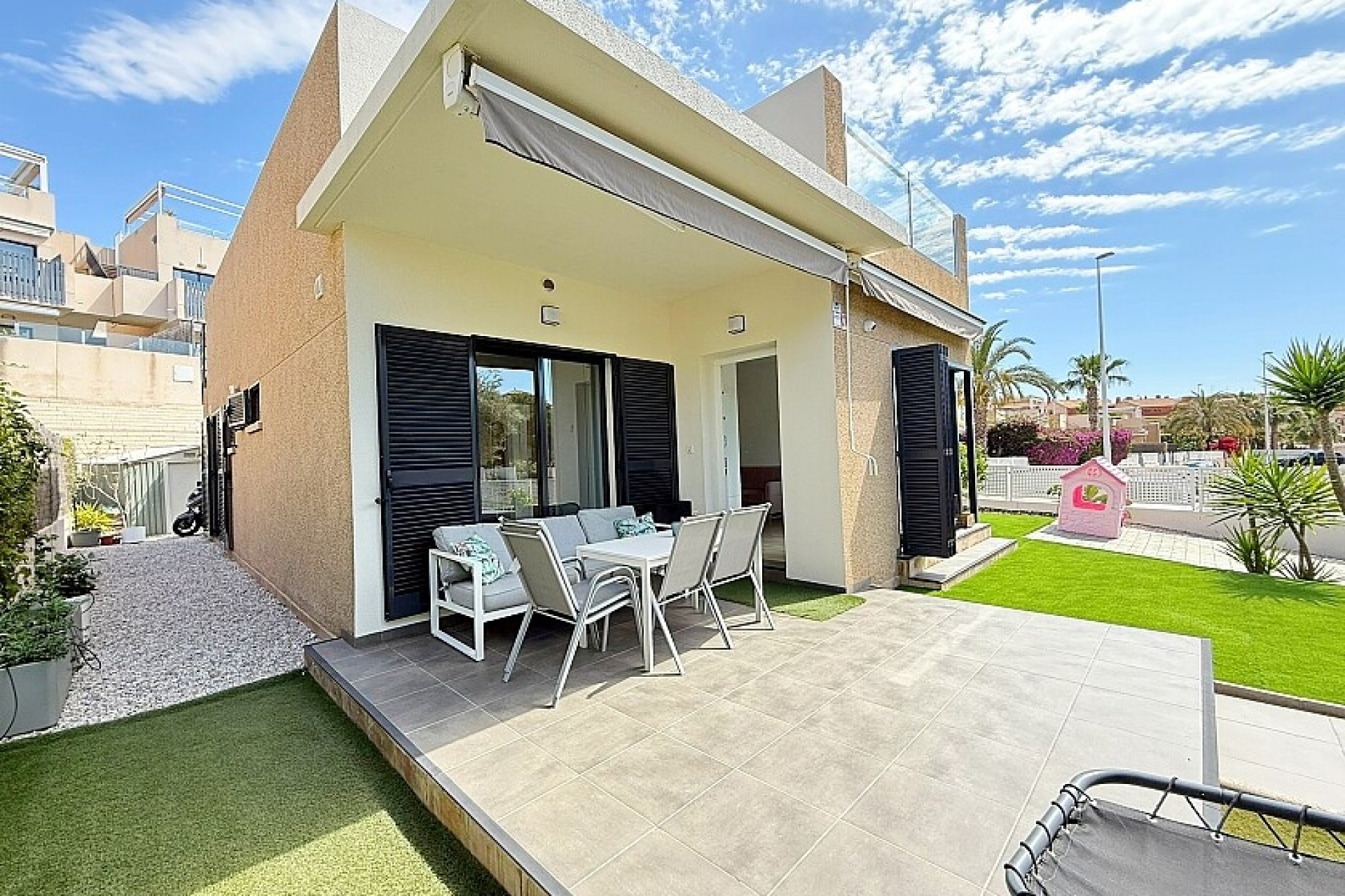 Resale - Luxury villa - Orihuela Costa - La Zenia