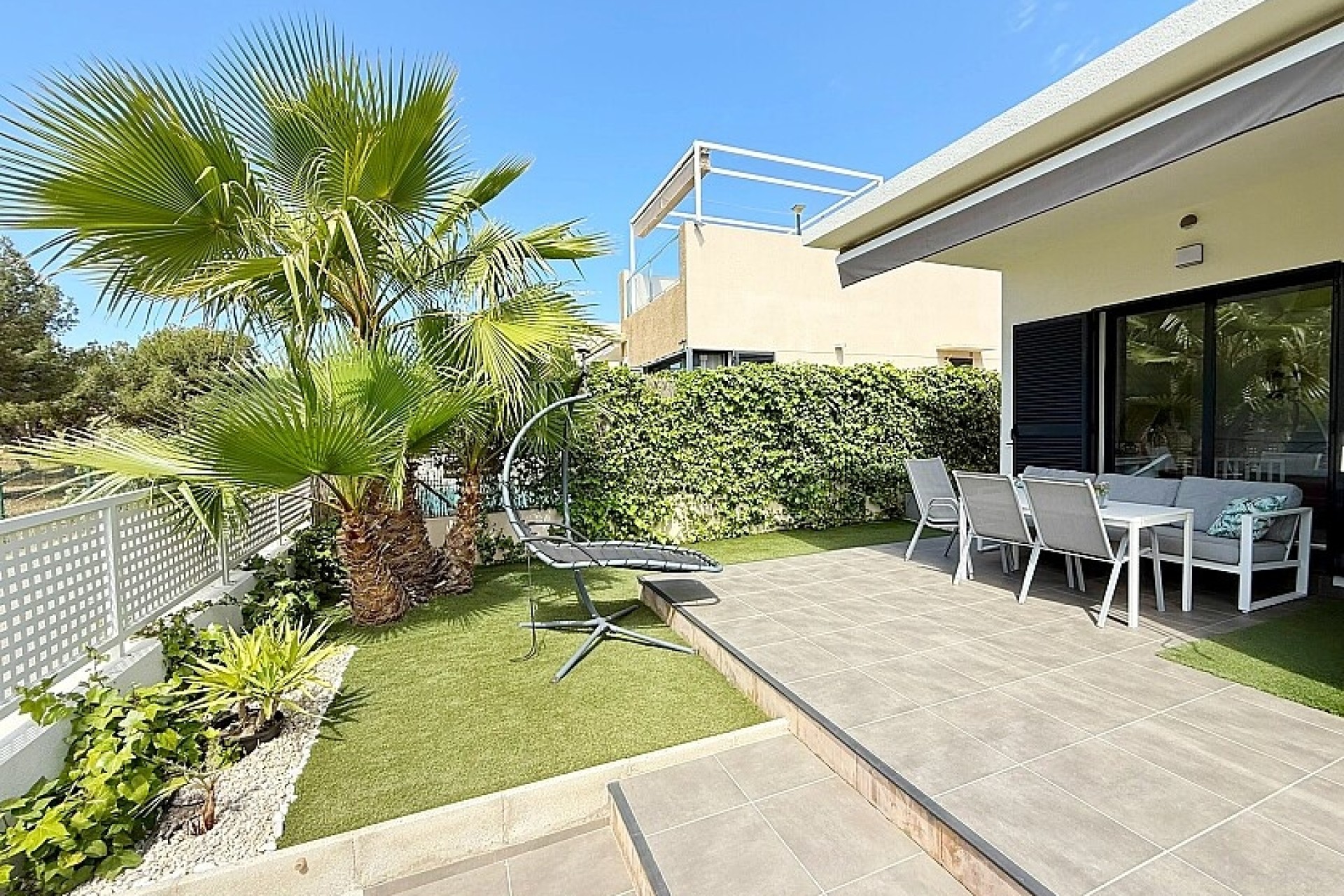Resale - Luxury villa - Orihuela Costa - La Zenia