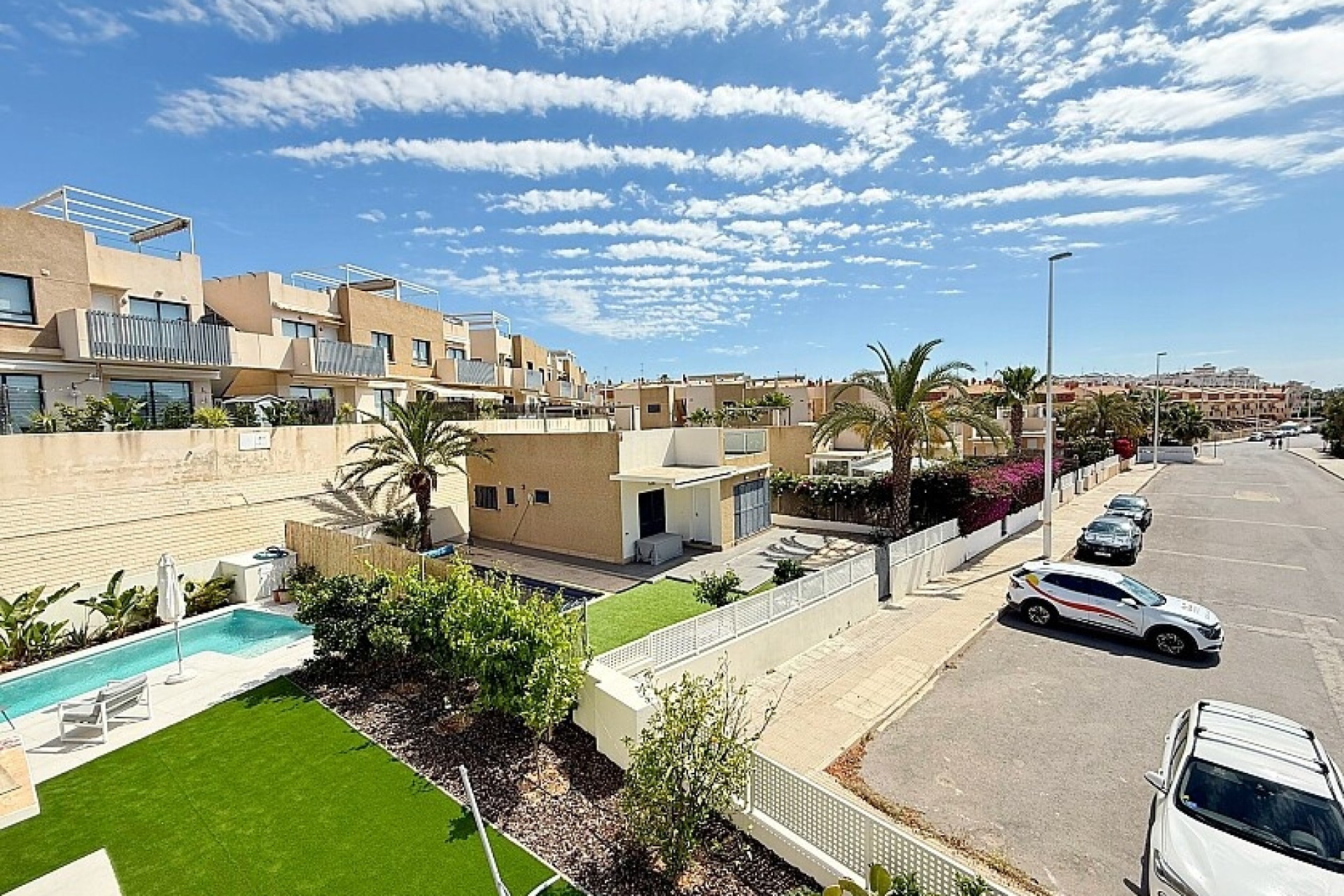 Resale - Luxury villa - Orihuela Costa - La Zenia