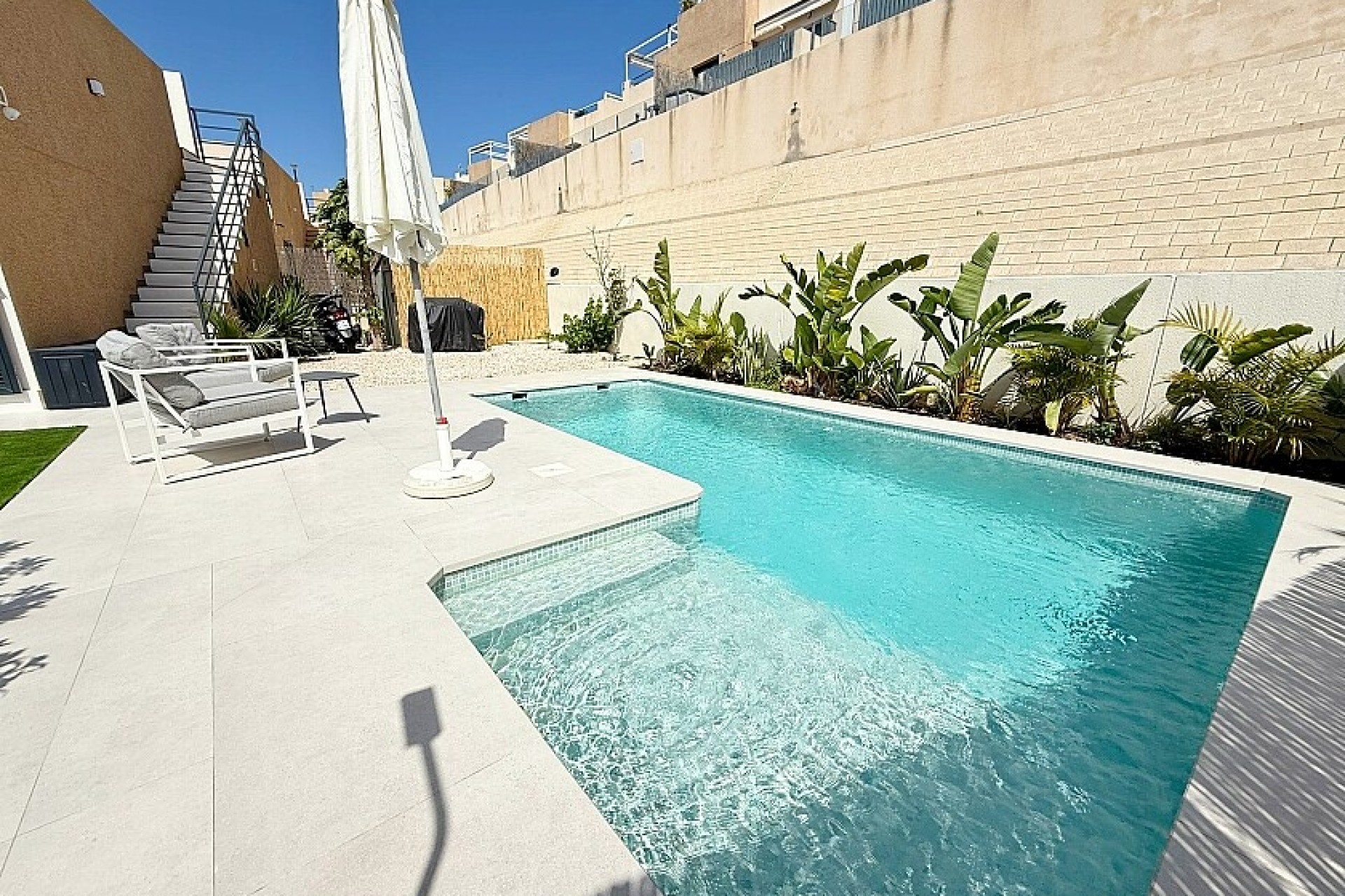 Resale - Luxury villa - Orihuela Costa - La Zenia