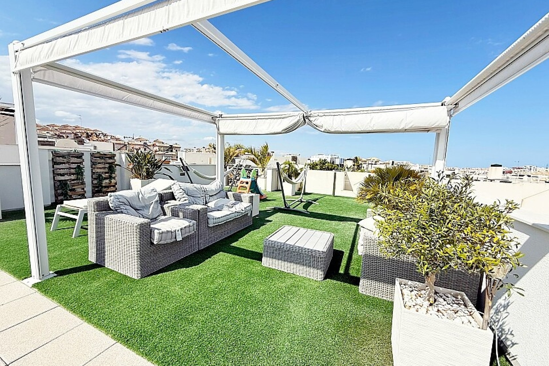 Resale - Luxury villa - Orihuela Costa - Villamartín