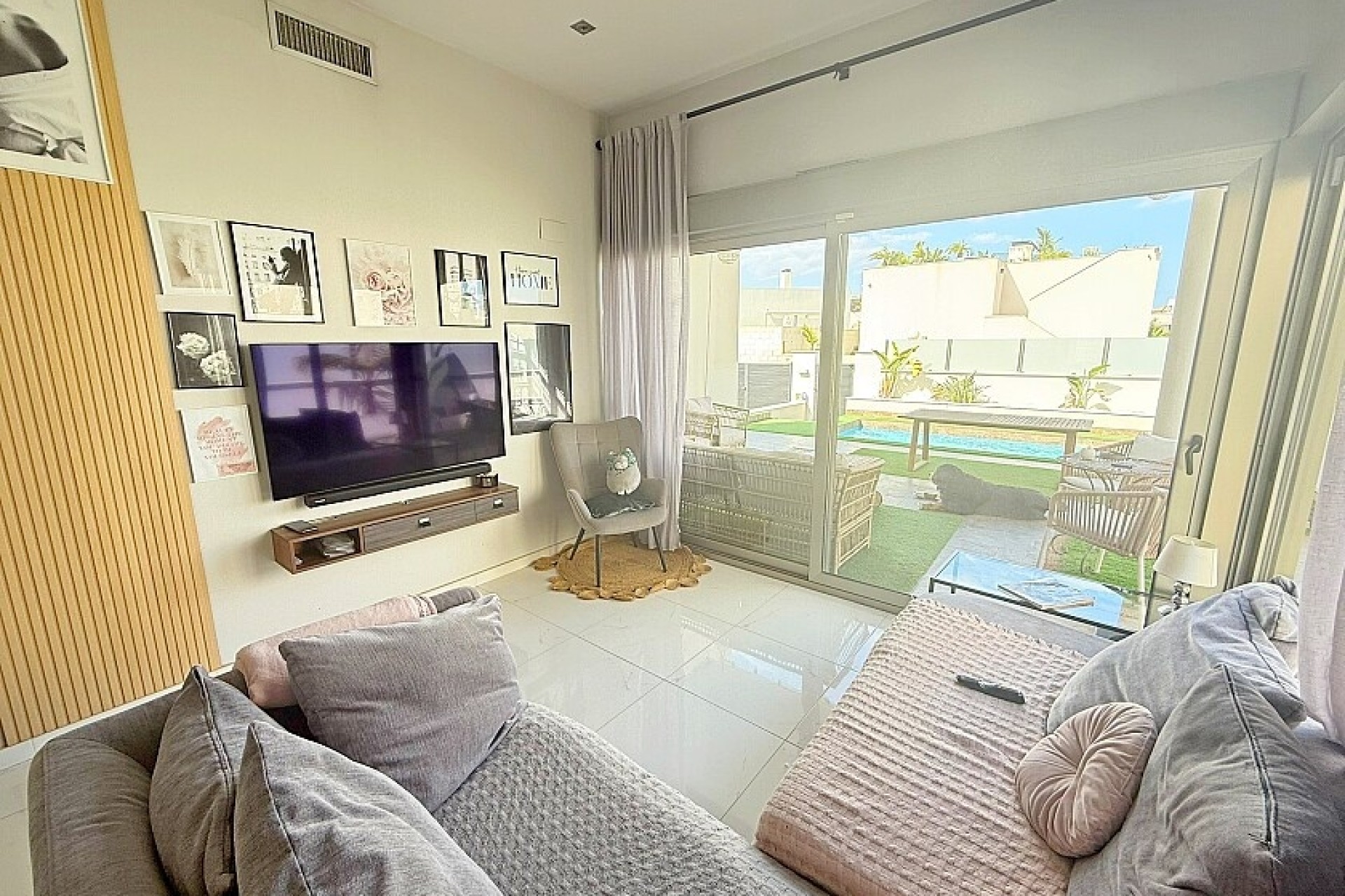 Resale - Luxury villa - Orihuela Costa - Villamartín