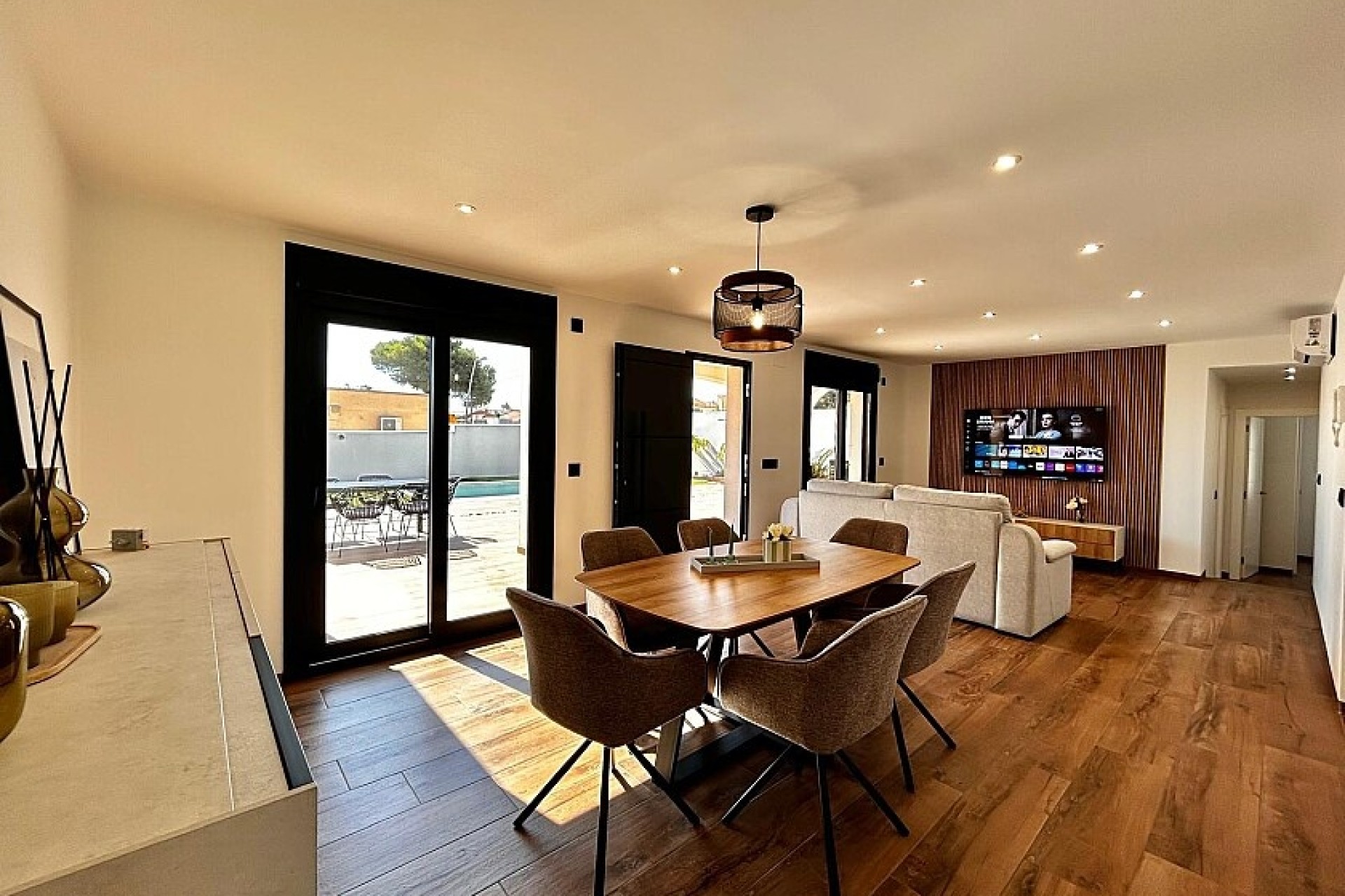 Resale - Luxury villa - Torrevieja - Los Balcones