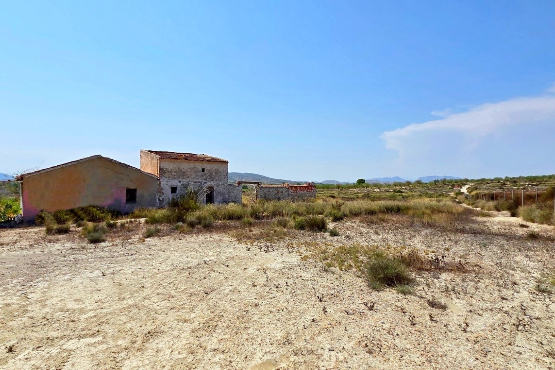 Resale - Plot / Land - San Miguel de Salinas