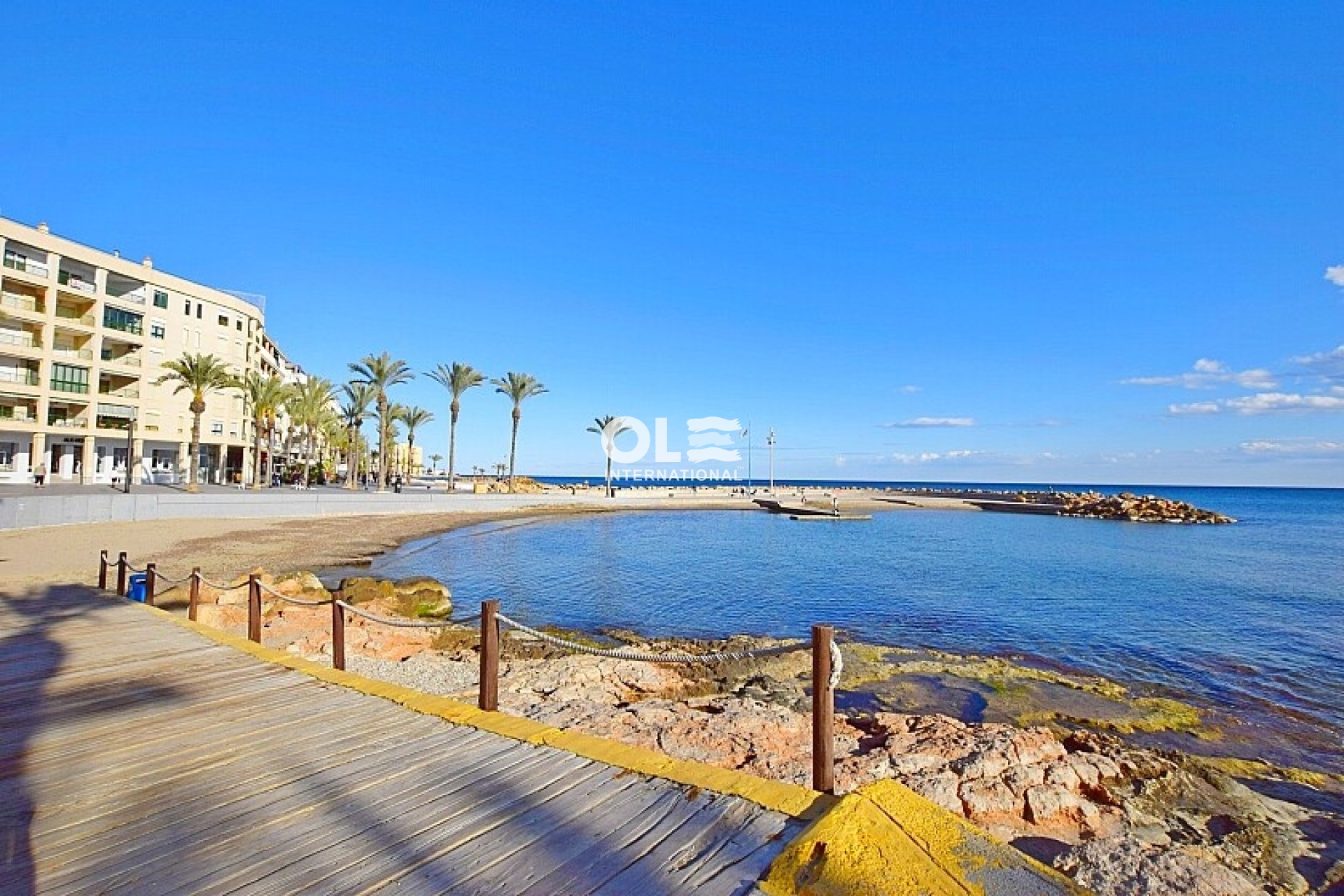 Resale - Plot / Land - Torrevieja - Paseo de Torrevieja