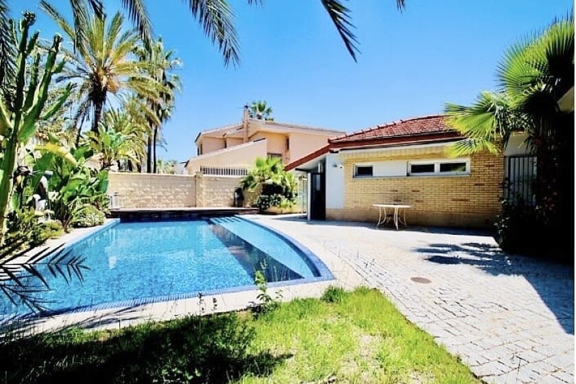 Resale - Semidetached villa - Orihuela Costa - La Zenia