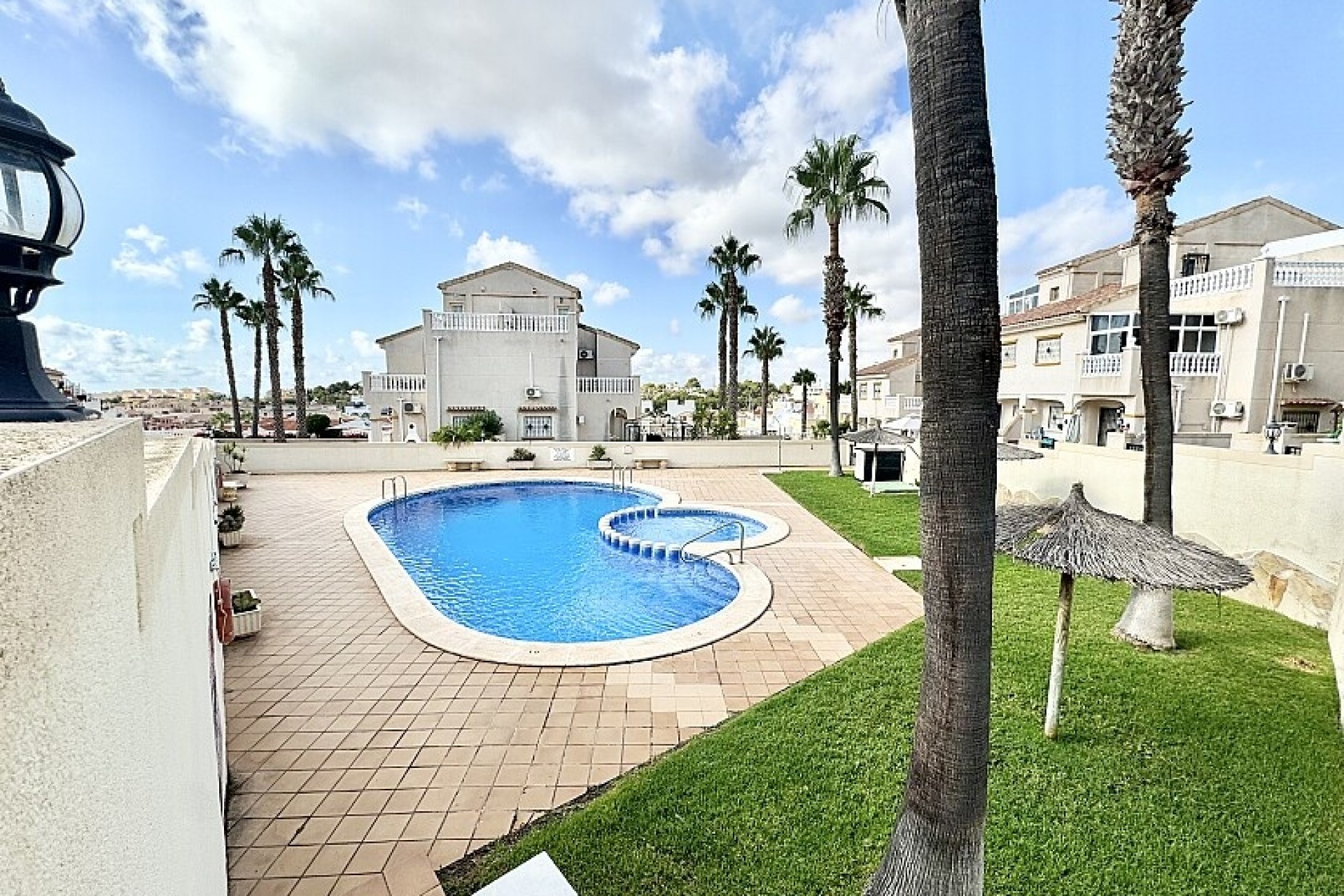 Resale - Semidetached villa - Orihuela Costa - Las Filipinas