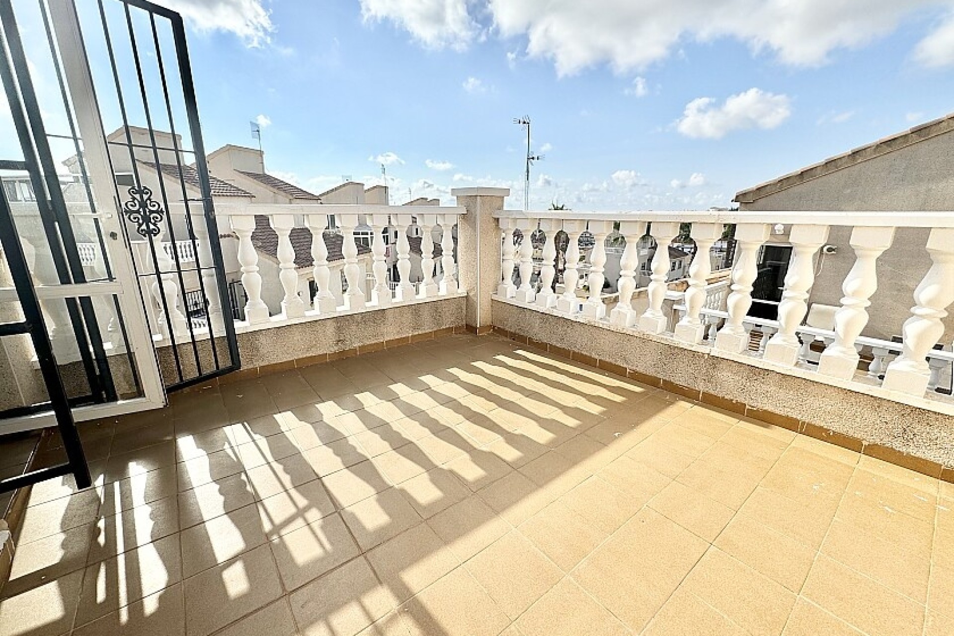 Resale - Semidetached villa - Orihuela Costa - Las Filipinas