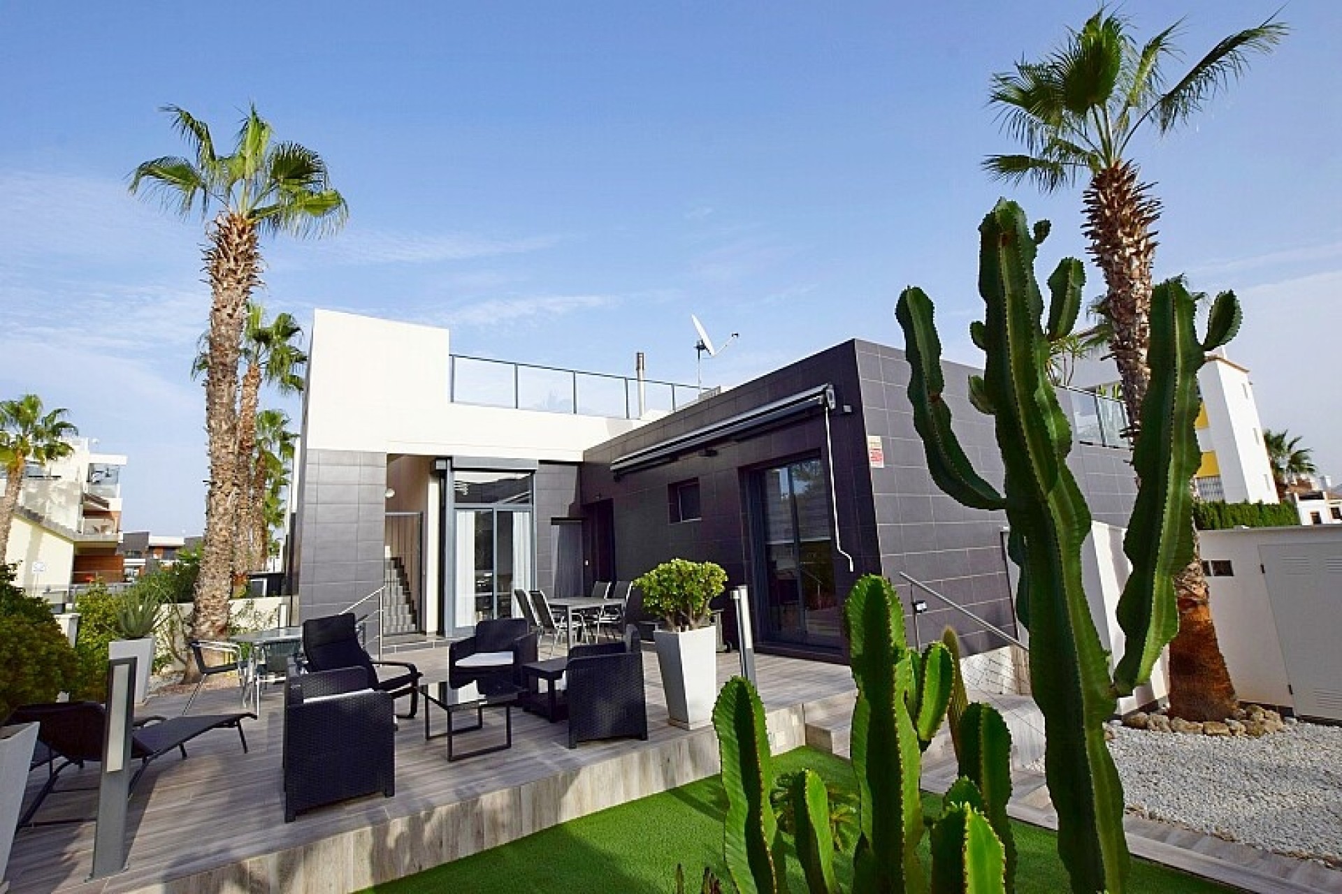 Resale - Semidetached villa - Orihuela Costa - Villamartín