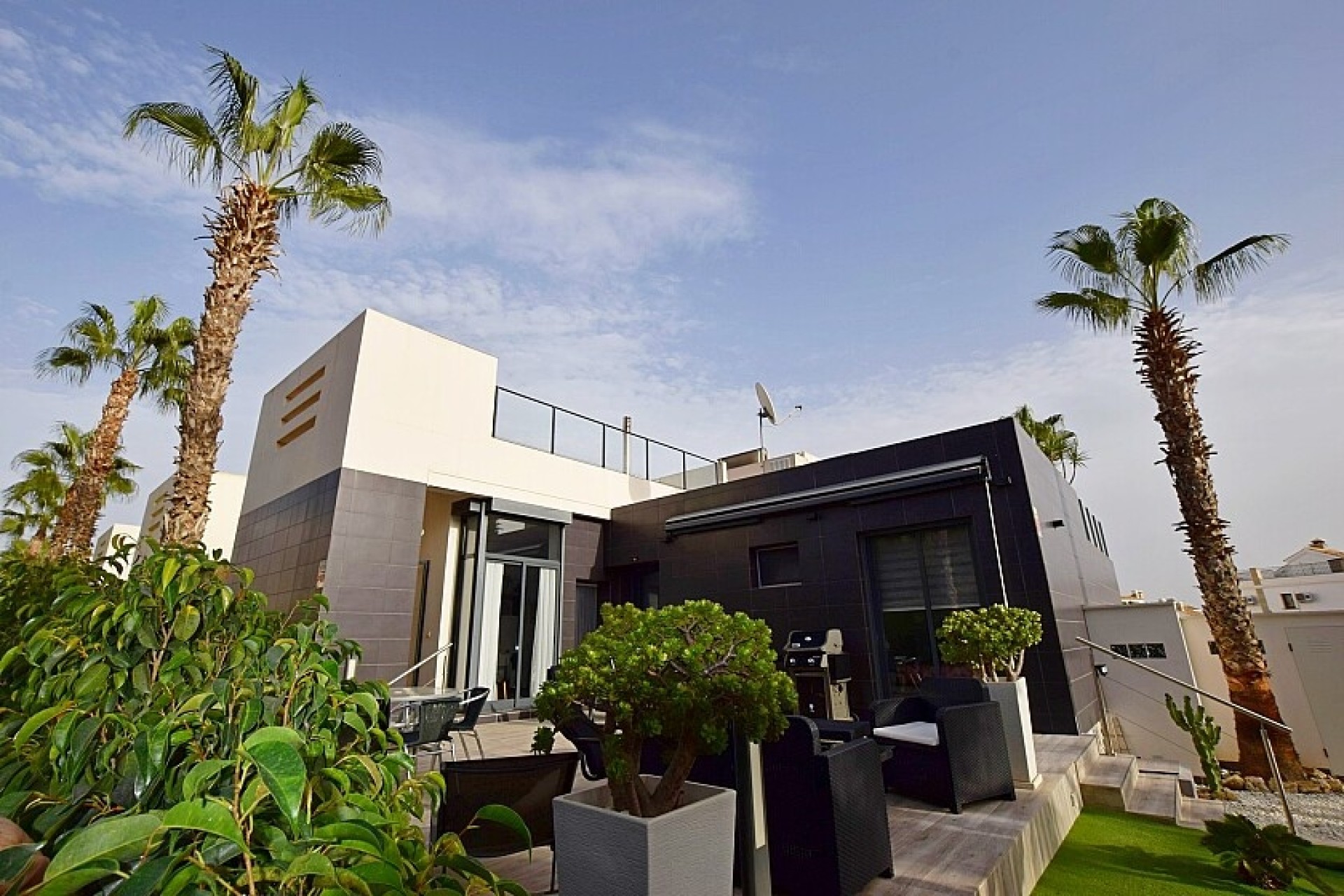 Resale - Semidetached villa - Orihuela Costa - Villamartín