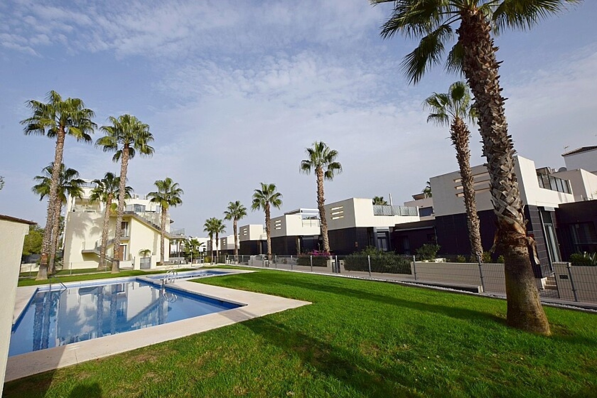 Resale - Semidetached villa - Orihuela Costa - Villamartín