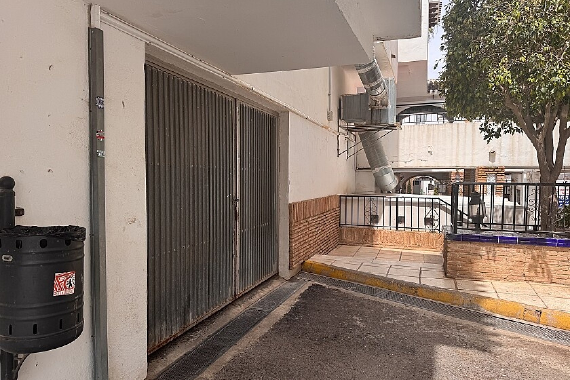 Resale - Storage room and parking - Orihuela Costa - Villamartín