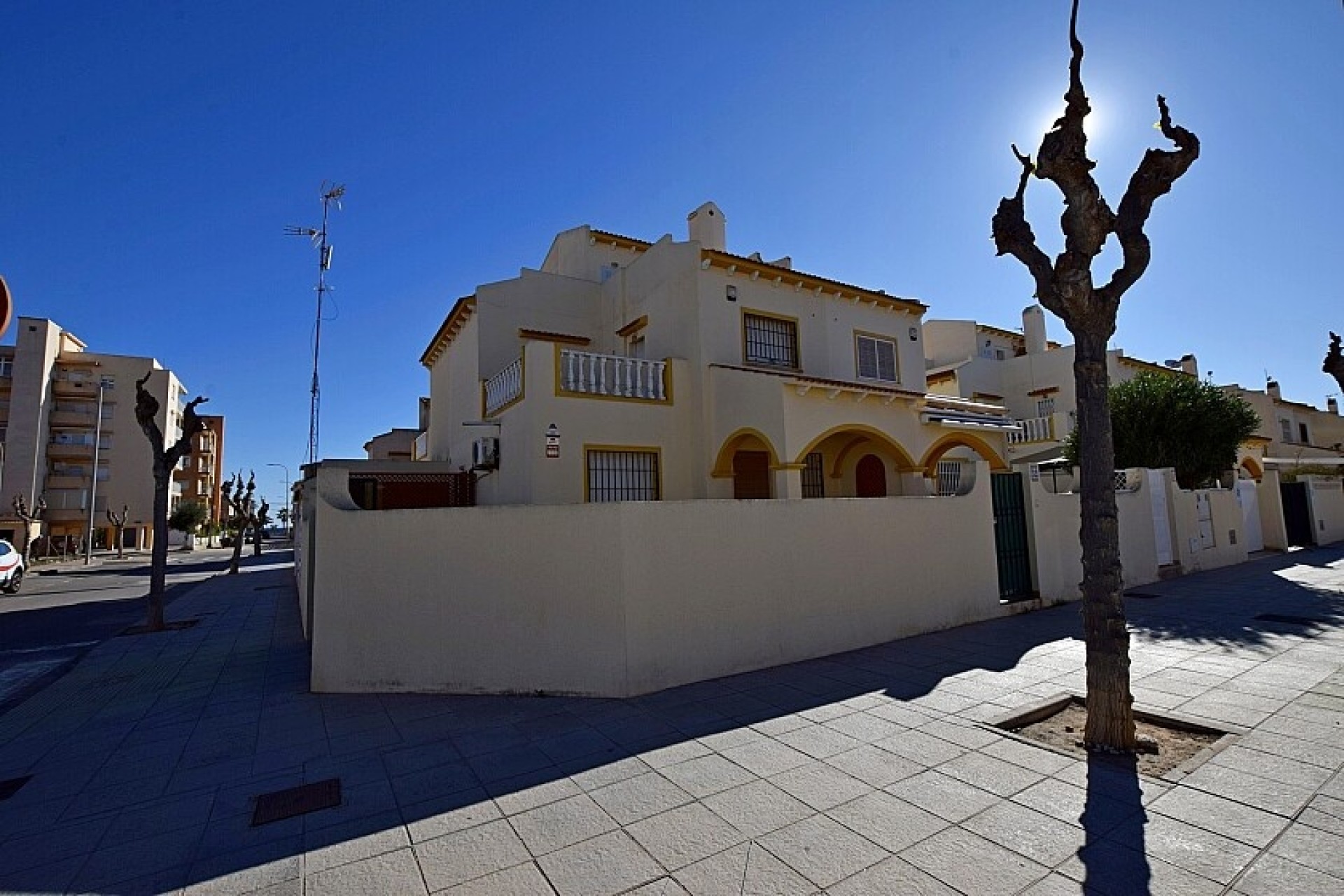 Resale - Townhouse - El Mojón