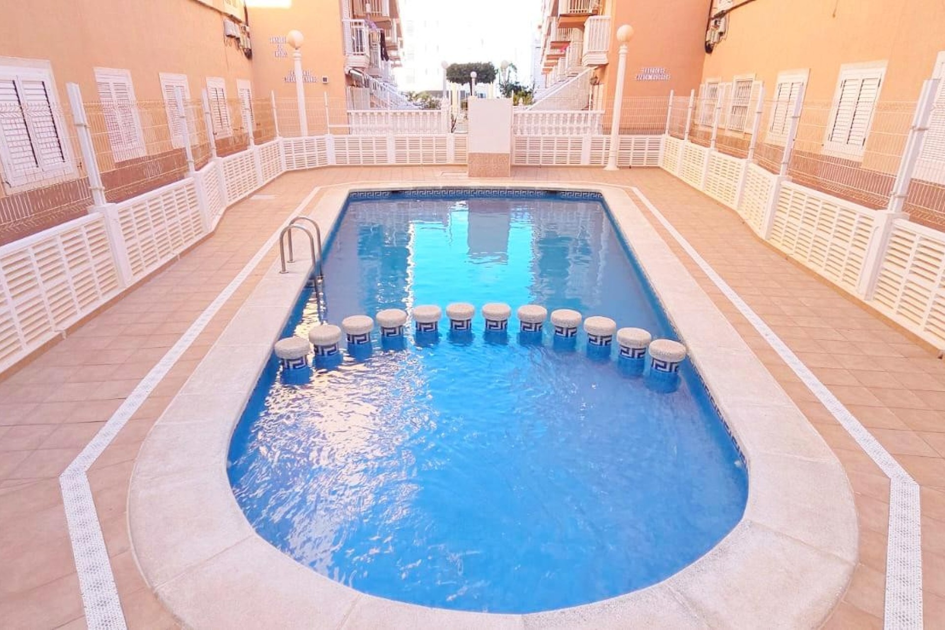 Resale - Townhouse - La Mata