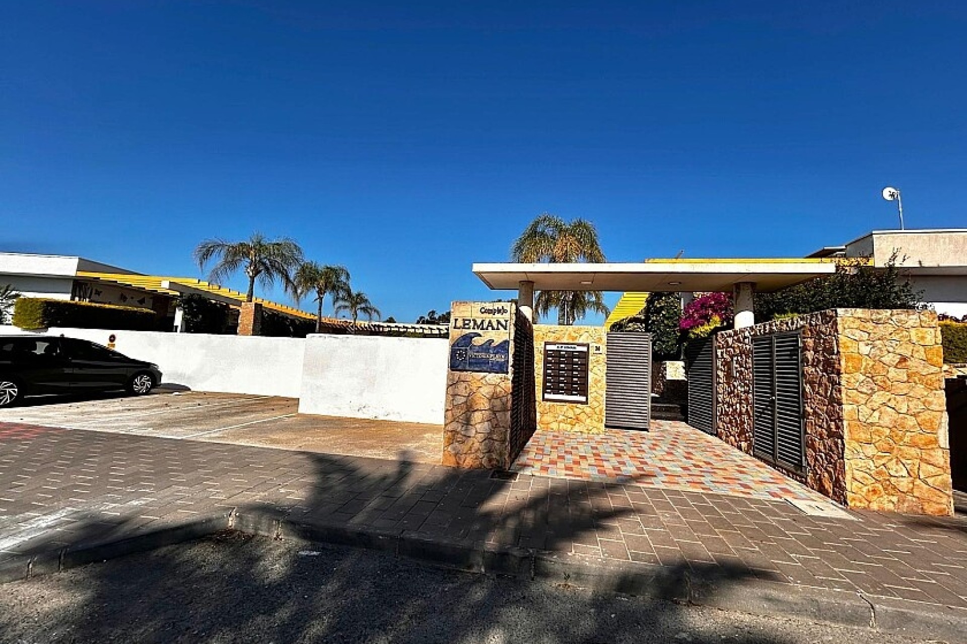 Resale - Townhouse - Mil Palmeras
