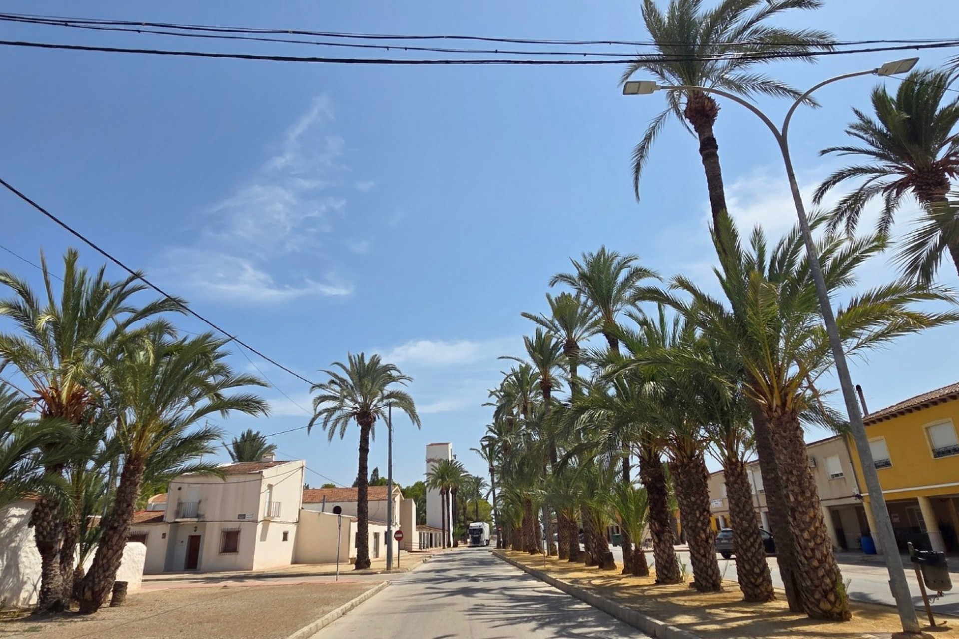 Resale - Townhouse - San Isidro