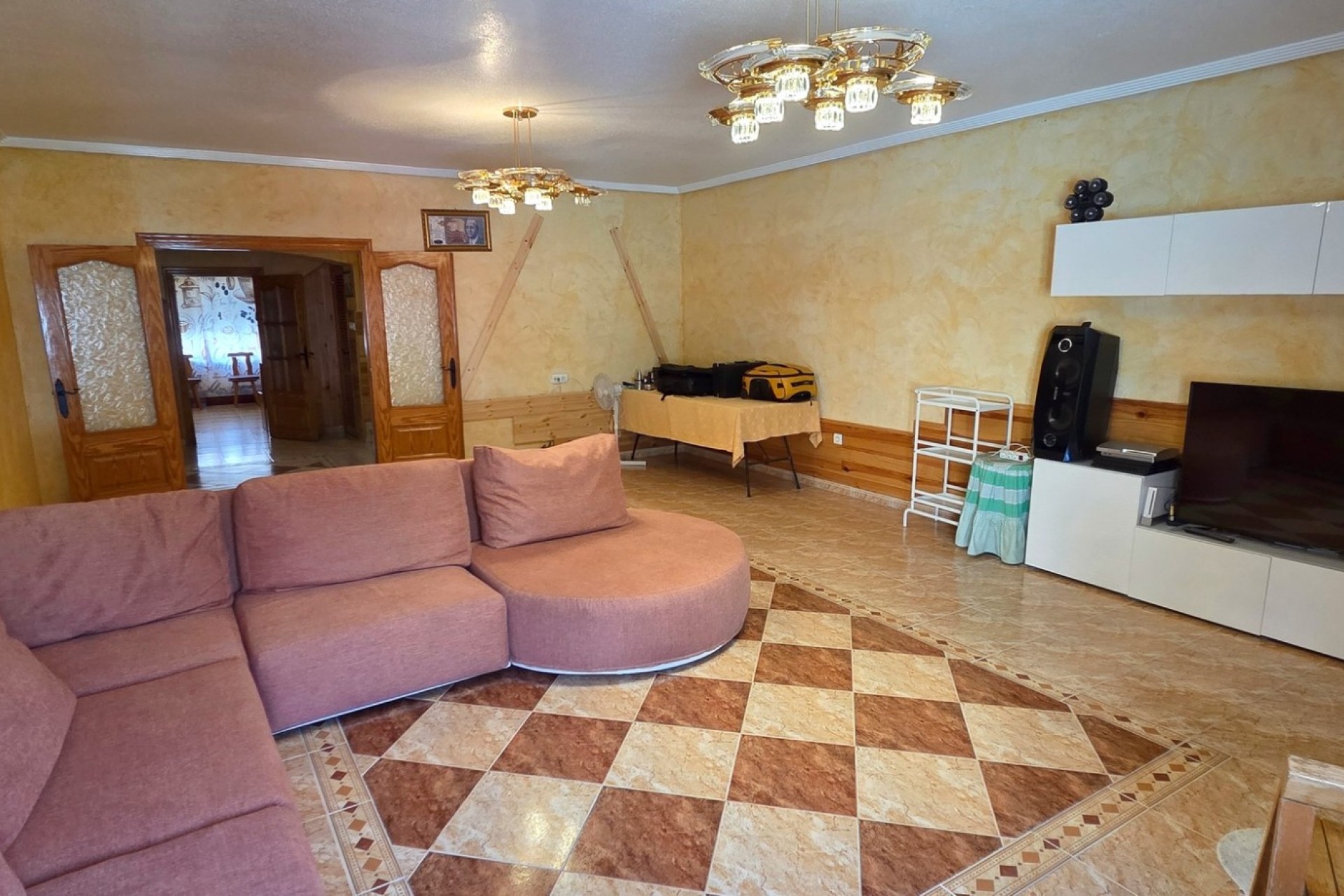Resale - Townhouse - San Isidro