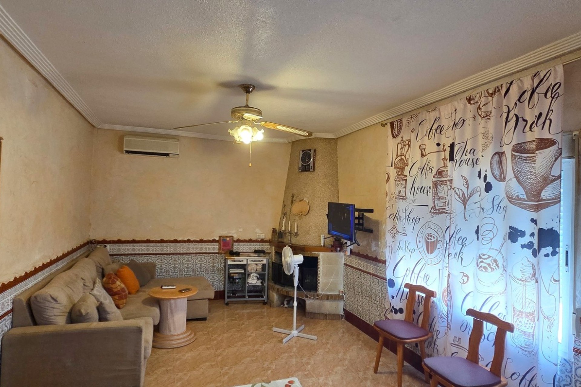 Resale - Townhouse - San Isidro