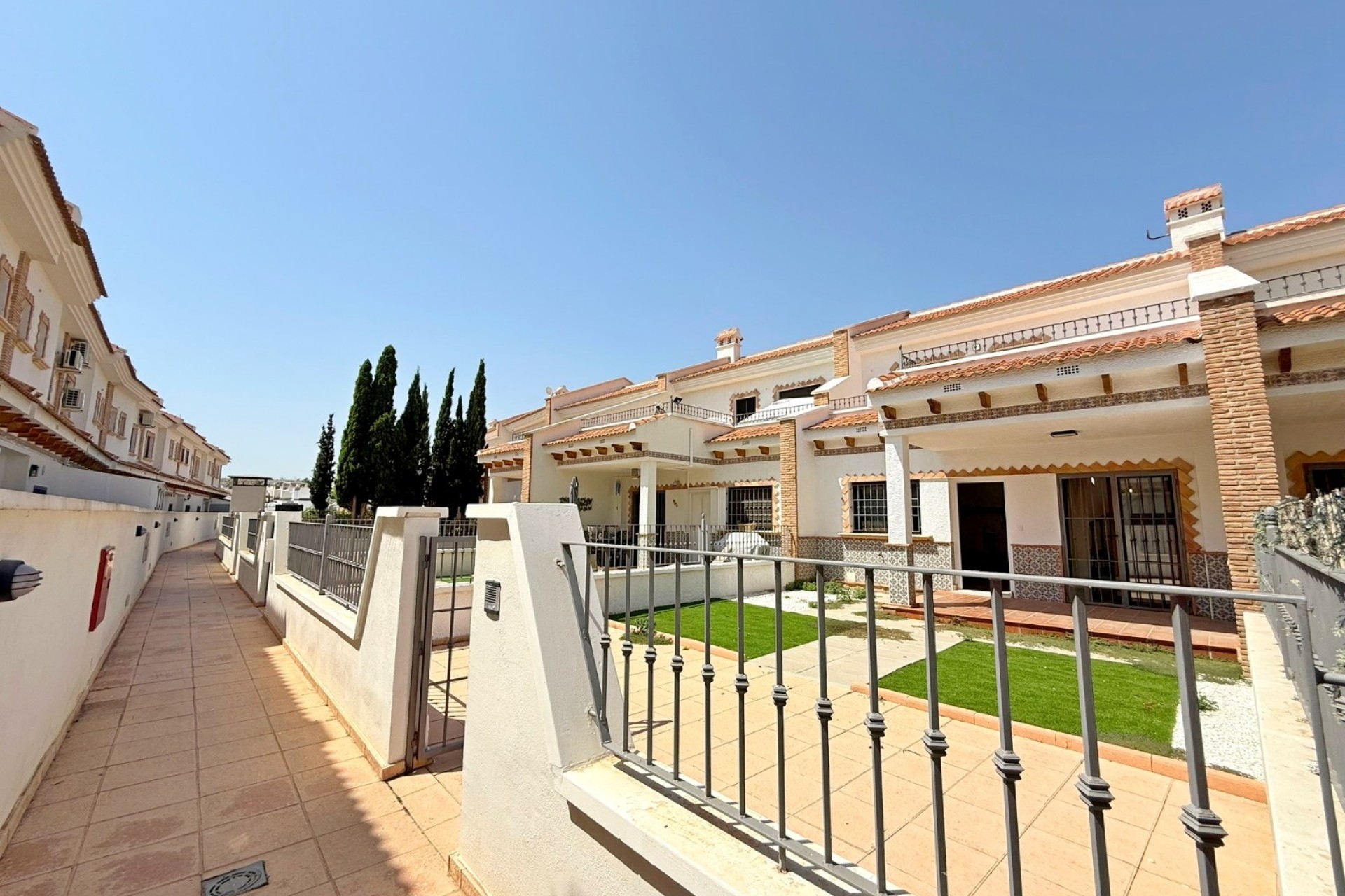 Resale - Townhouse - San Miguel de Salinas