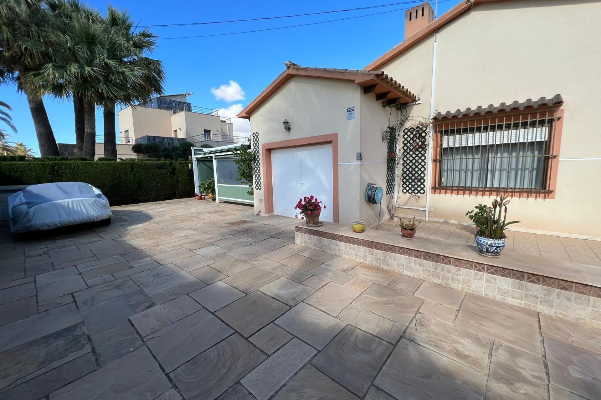 Resale - Villa - Cabo Roig